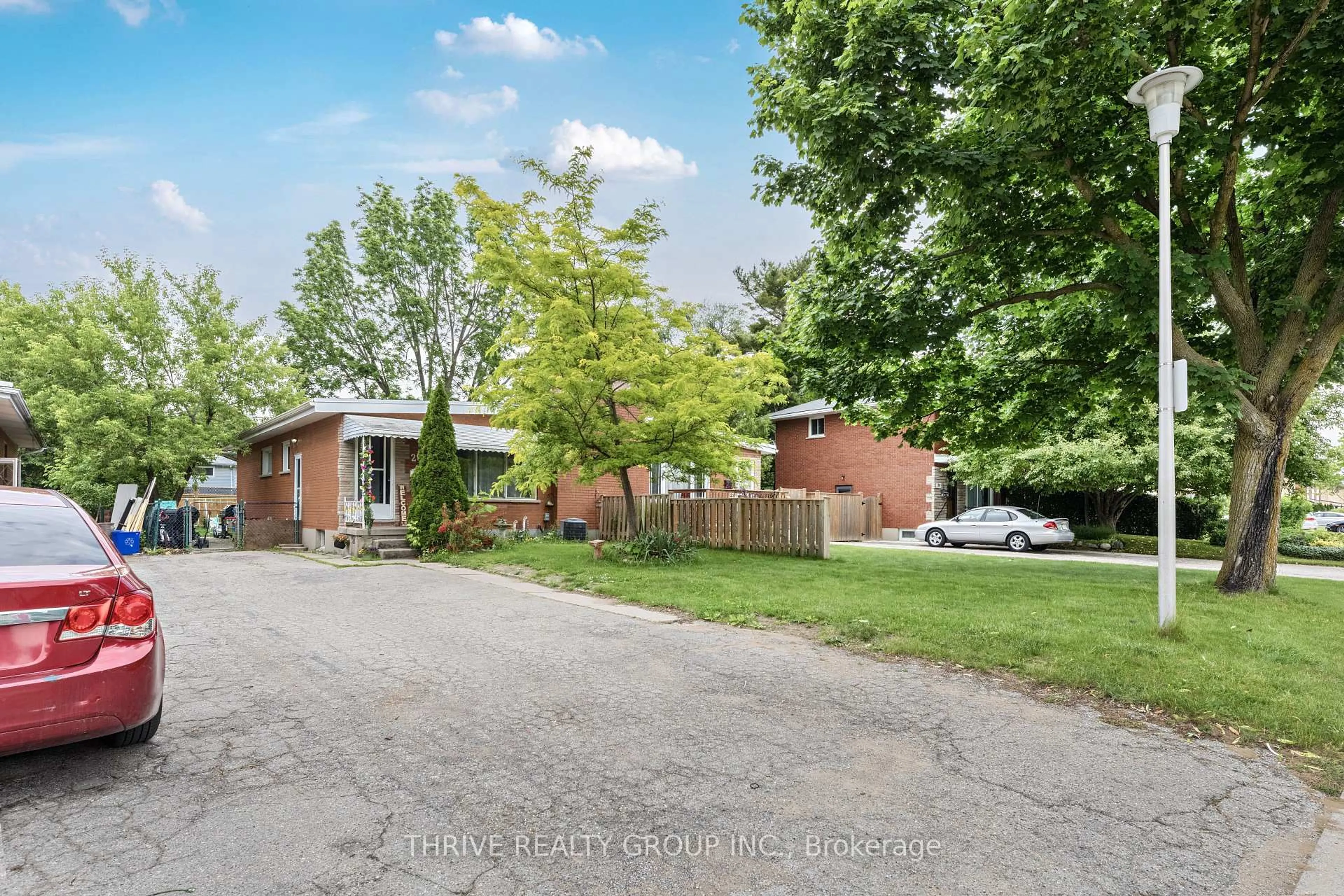 A pic from outside/outdoor area/front of a property/back of a property/a pic from drone, street for 26 Hawkesbury Ave, London East Ontario N5V 2K1