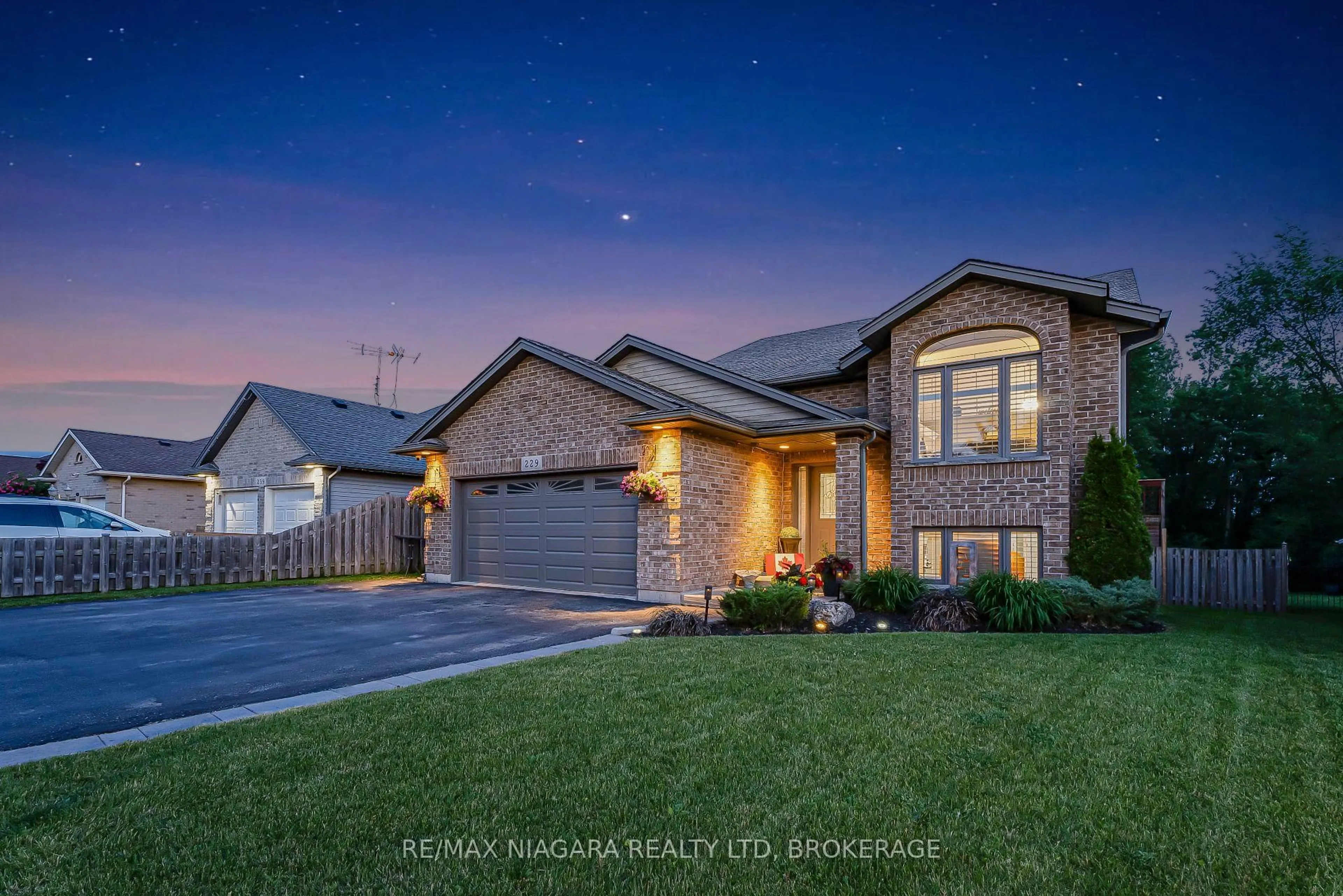Home with brick exterior material, street for 229 Wellbrook Blvd, Welland Ontario L3C 7M8