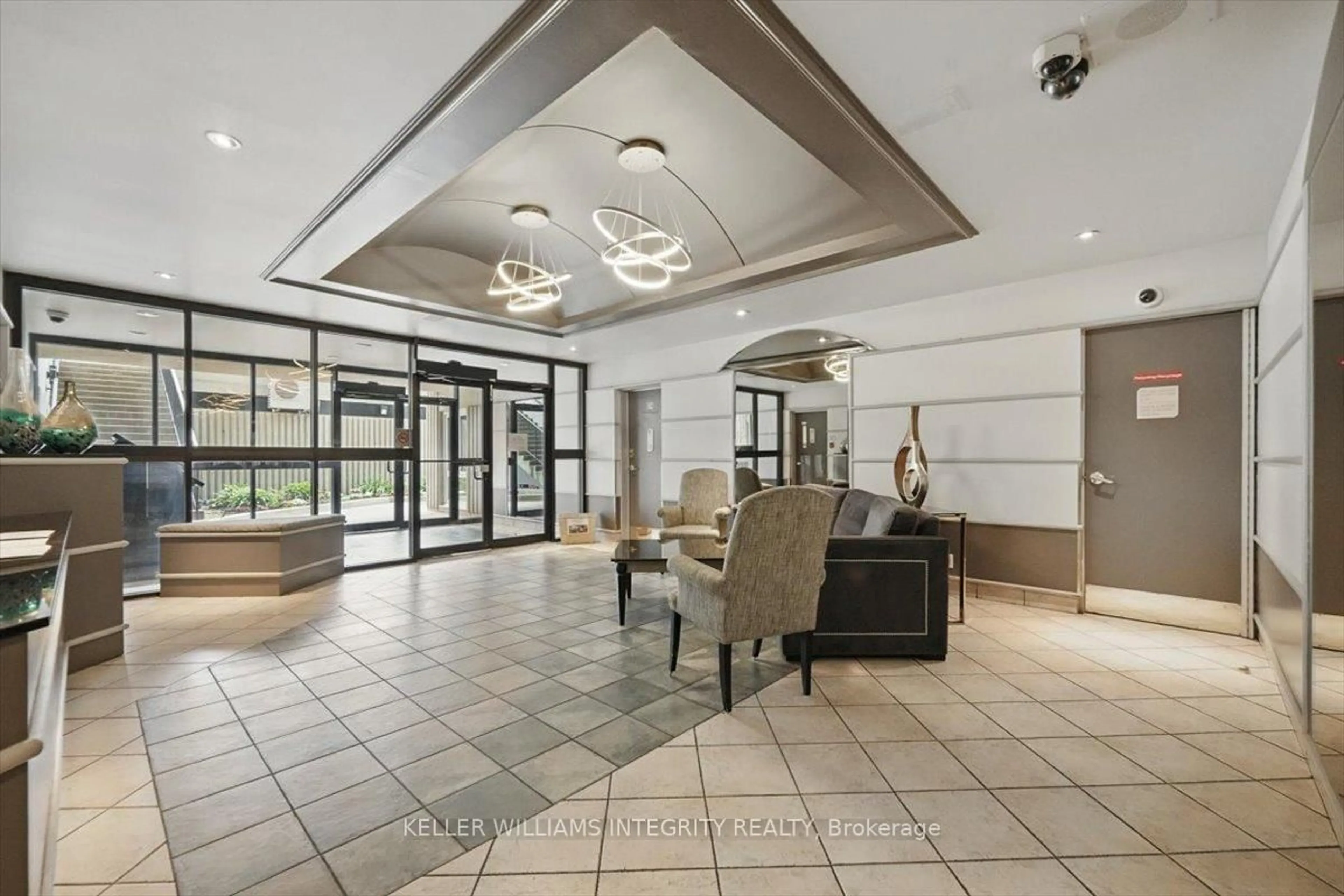 Unknown for 158C McArthur Ave #1804, Ottawa Ontario K1L 8E7