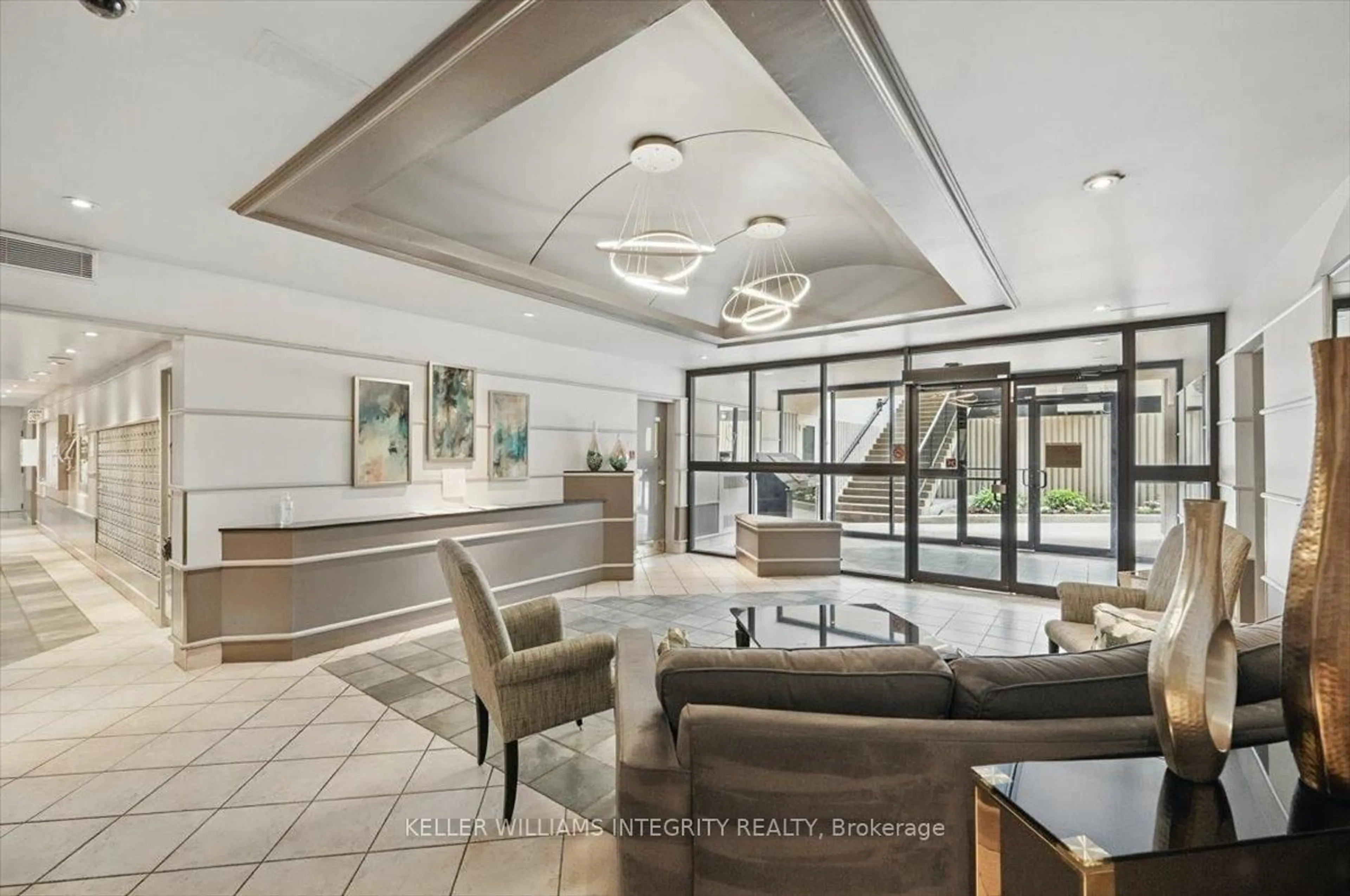 Lobby for 158C McArthur Ave #1804, Ottawa Ontario K1L 8E7