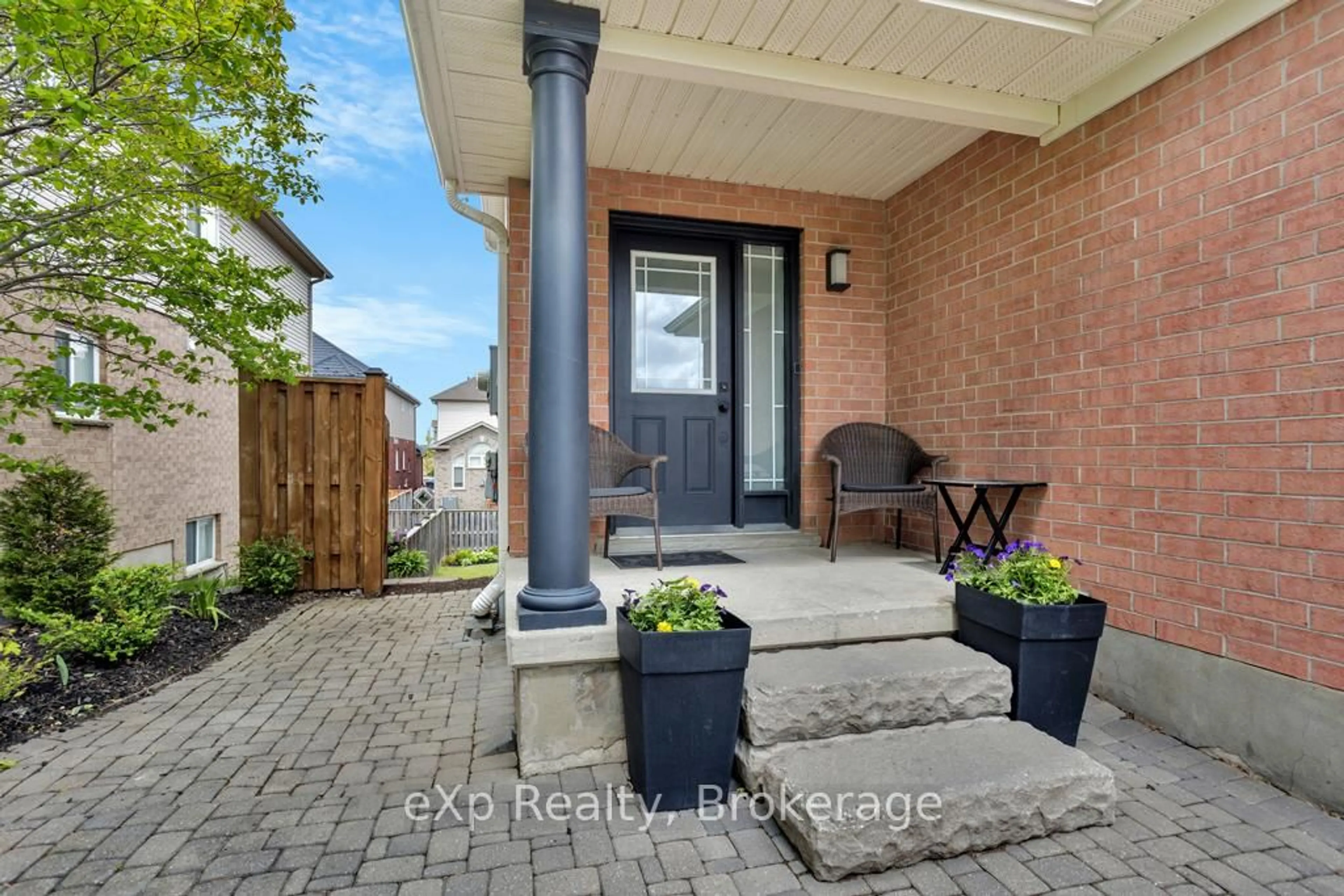Indoor entryway for 3558 Legendary Dr, London South Ontario N6L 0A3
