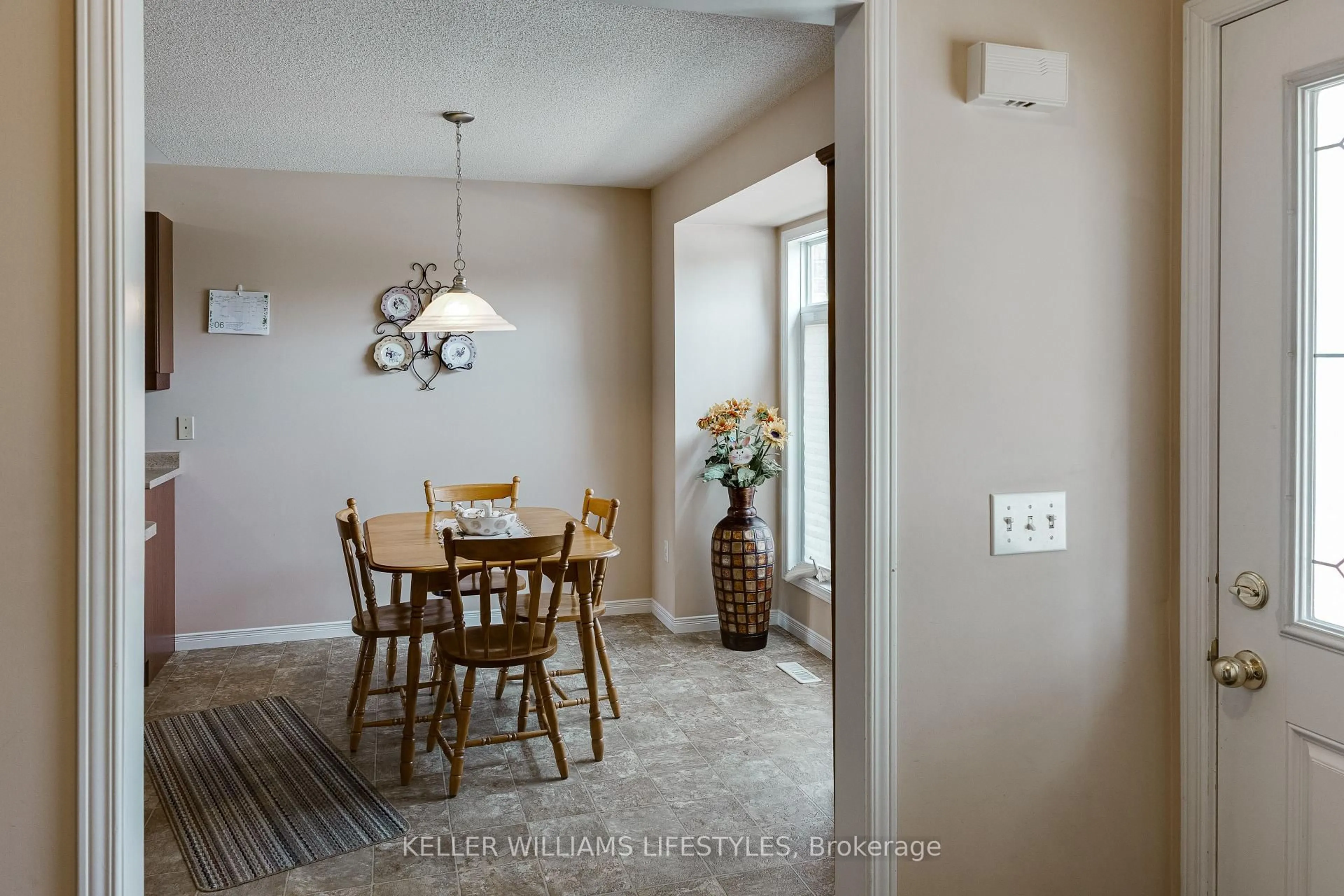 Dining room, ceramic/tile floor for 1320 Savannah Dr #28, London North Ontario N5X 0B7