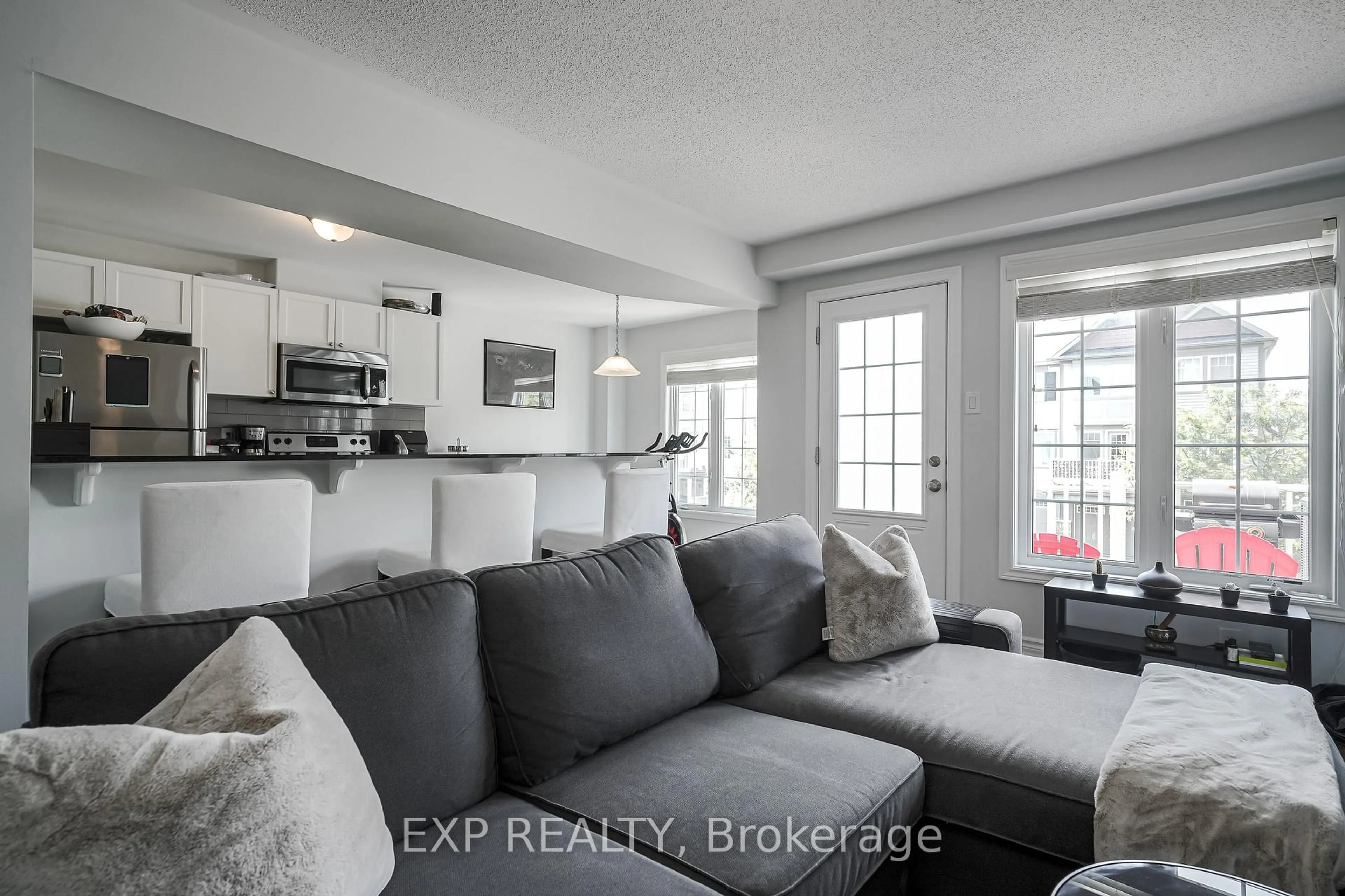 Living room with furniture, unknown for 595 FOXLIGHT Circ, Ottawa Ontario K2M 0L9