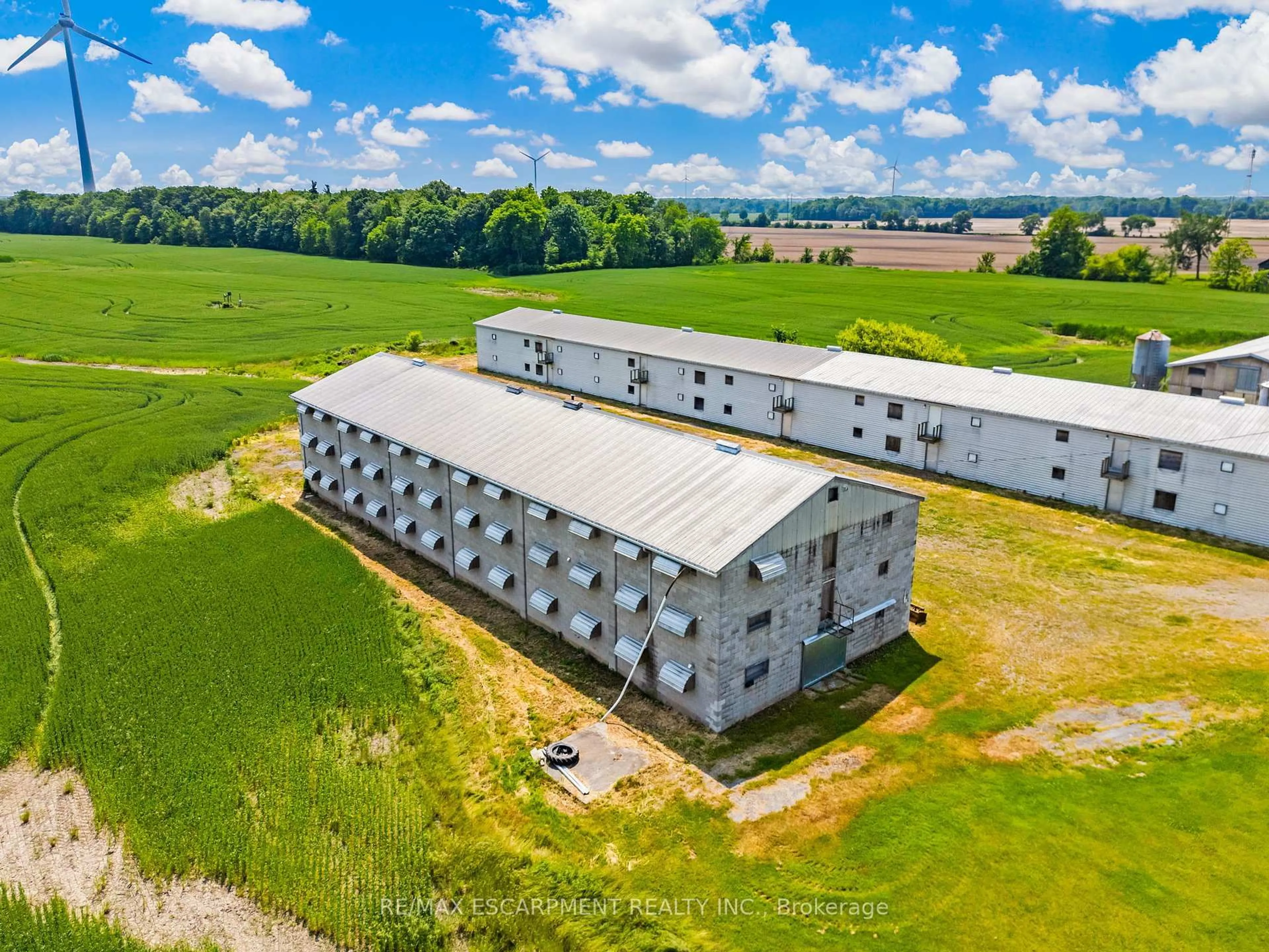 A pic from outside/outdoor area/front of a property/back of a property/a pic from drone, building for 5950 Regional Road 65, West Lincoln Ontario L0R 1Y0