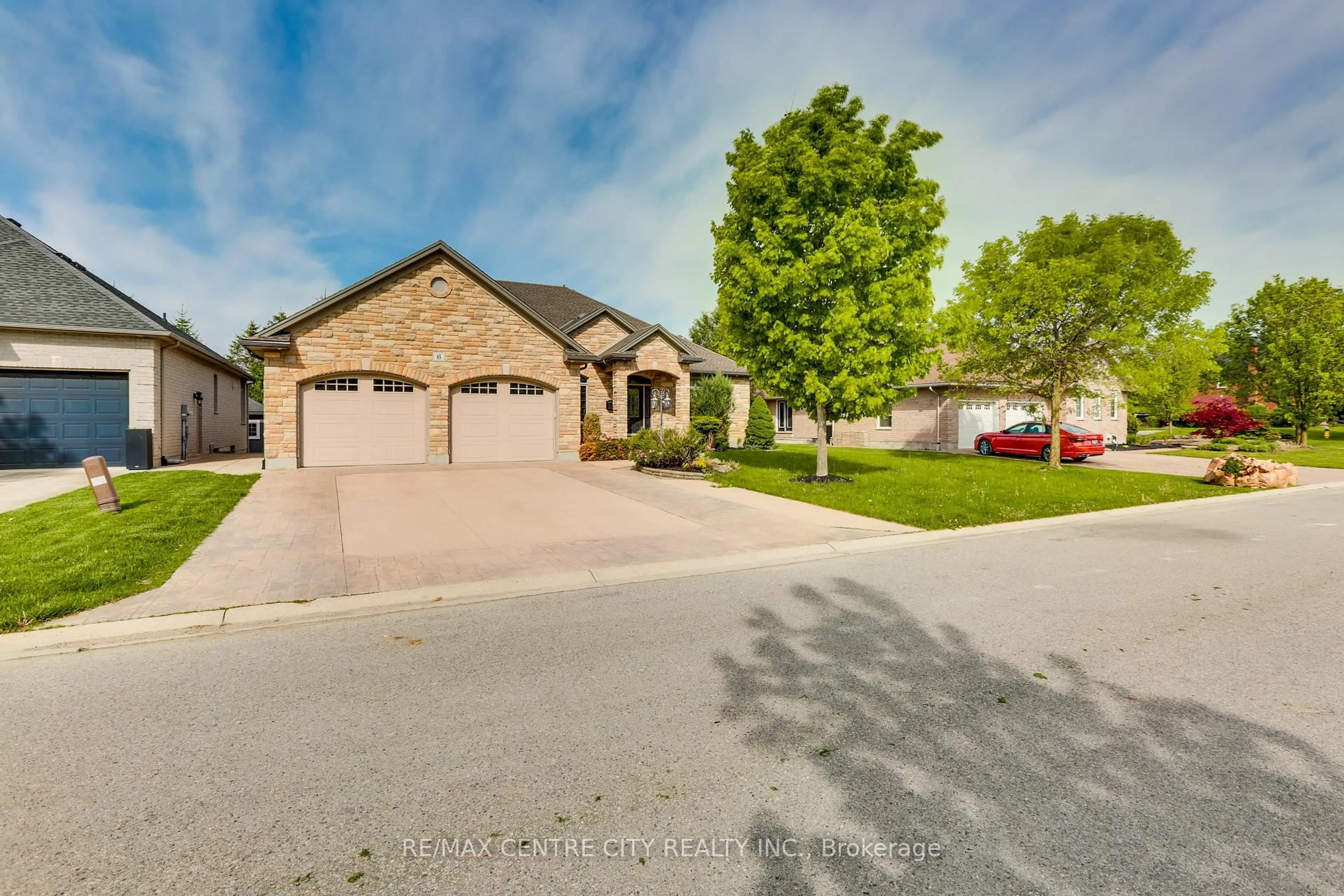 A pic from outside/outdoor area/front of a property/back of a property/a pic from drone, street for 85 Prince of Wales Gate, London North Ontario N6H 5M2