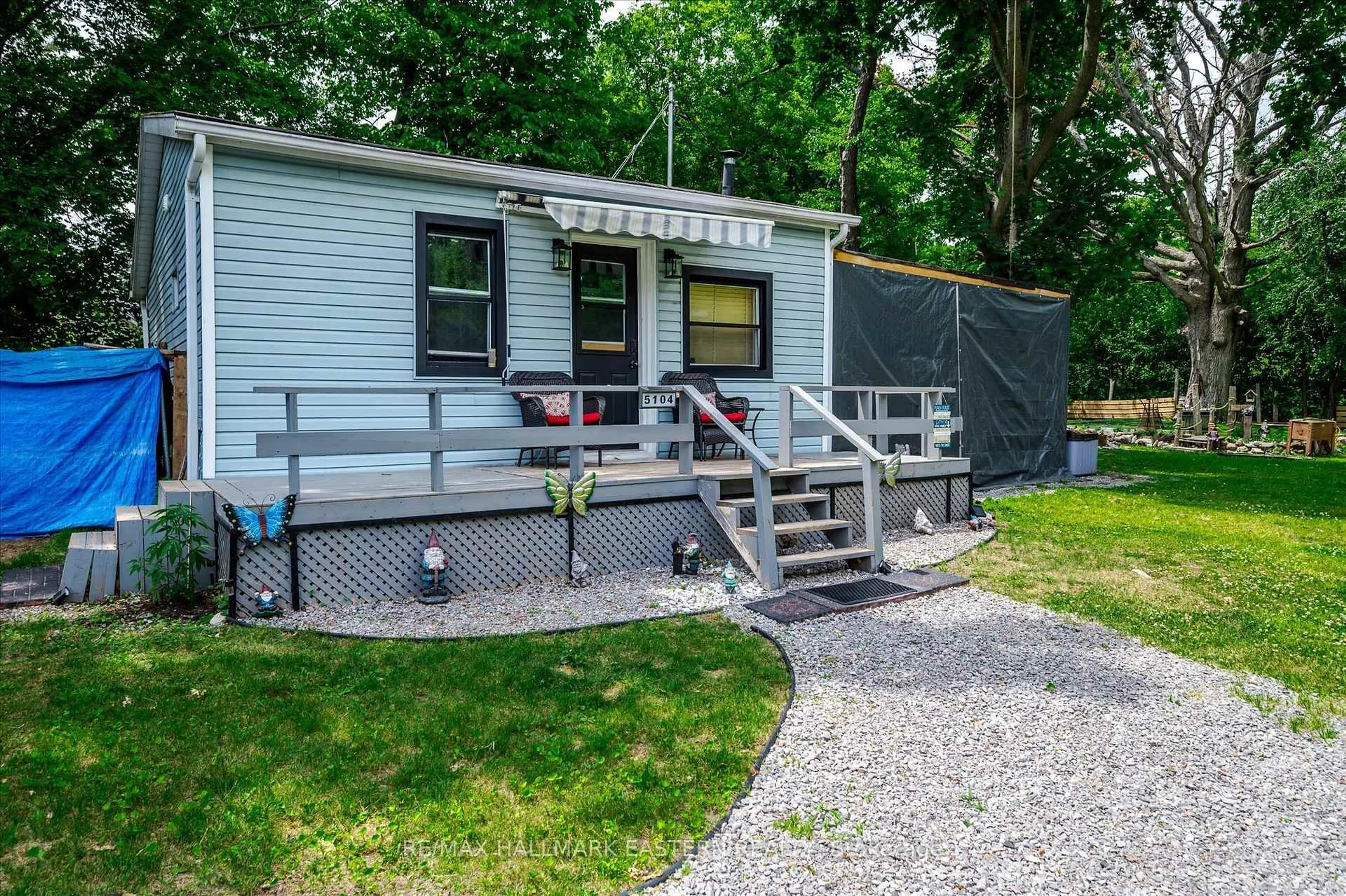 Patio, street for 5104 Pine St, Hamilton Township Ontario K0K 1S0