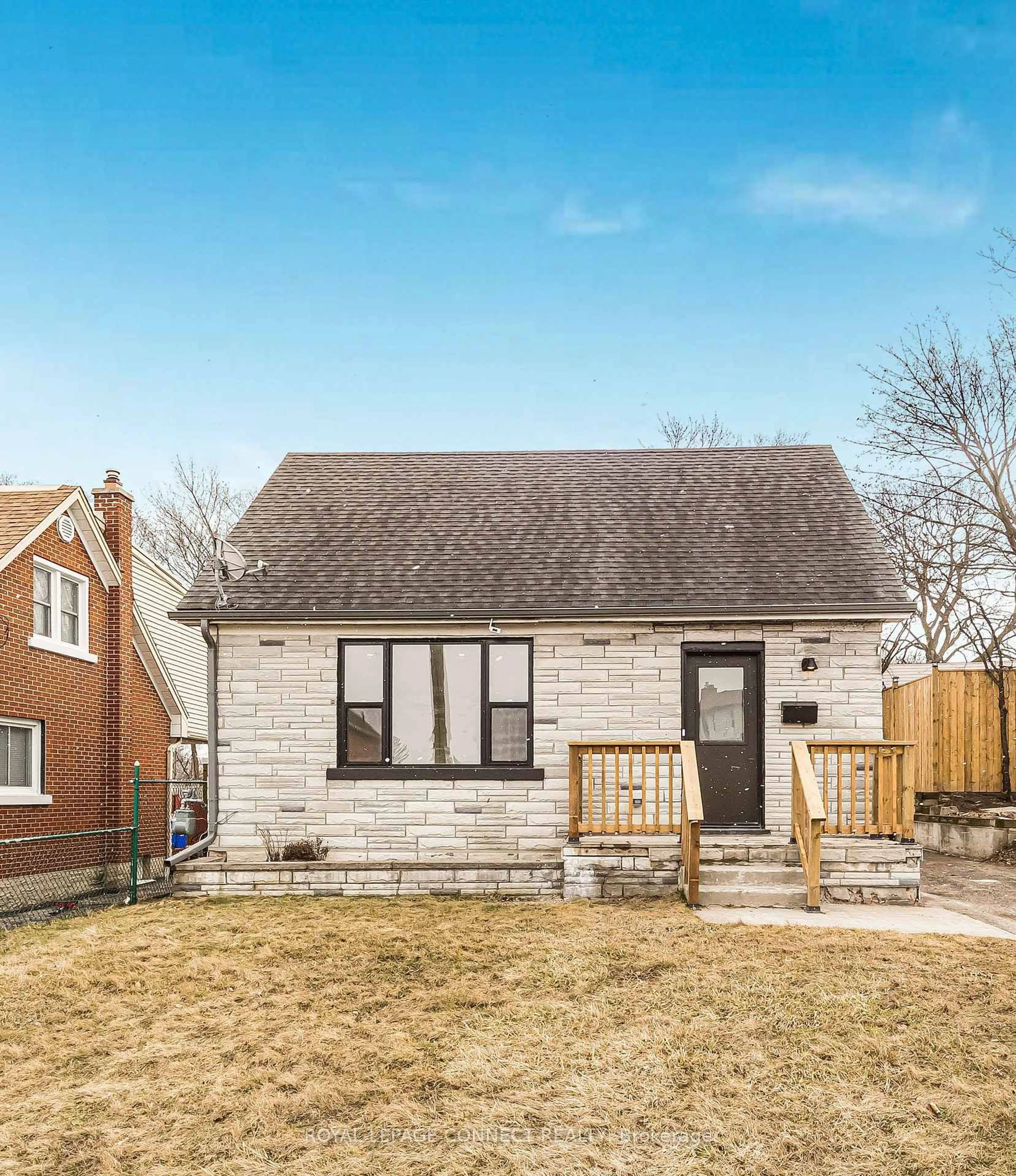 Home with brick exterior material, street for 761 Guelph St, Kitchener Ontario N2H 5Z2