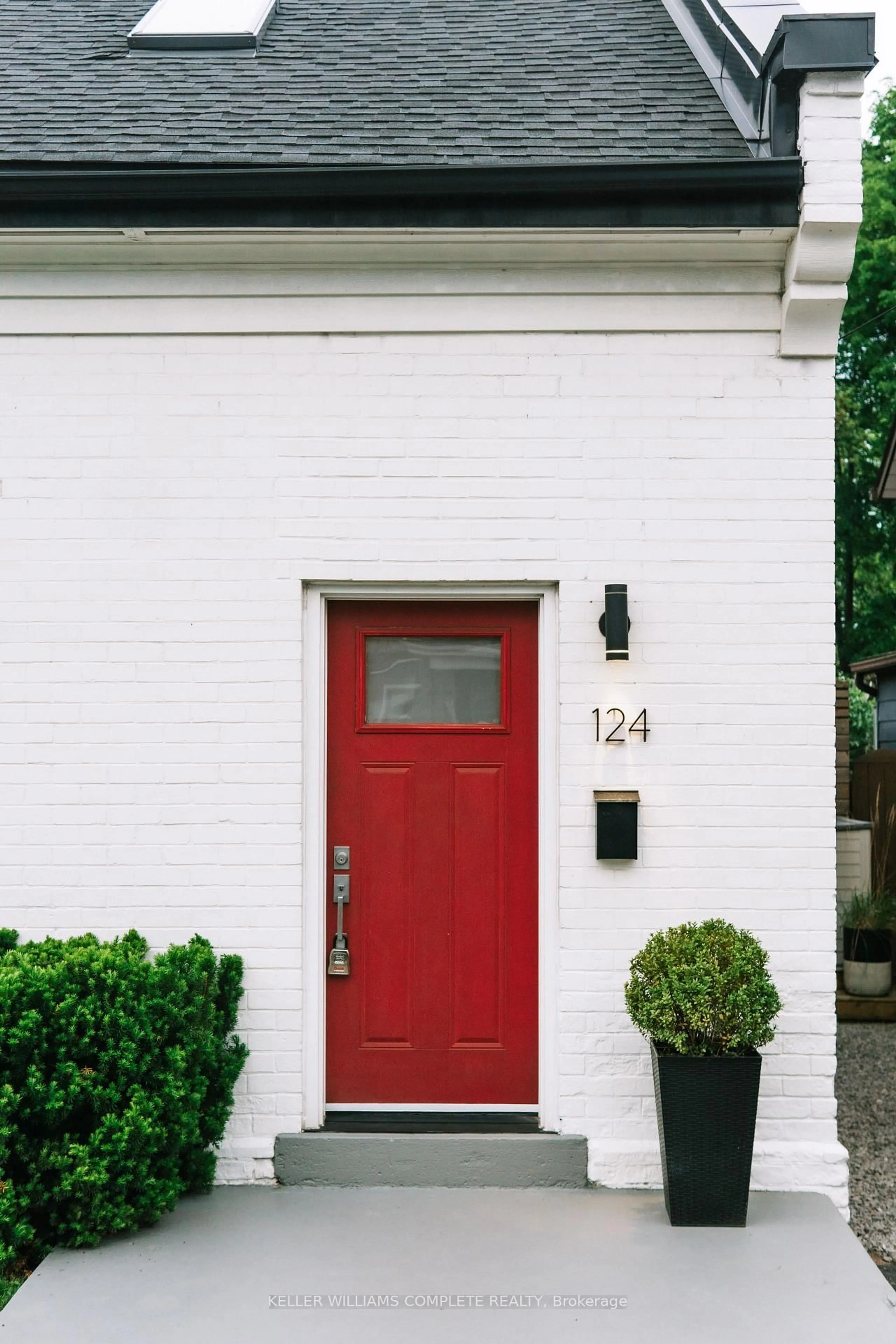 Home with brick exterior material, street for 124 Locke St, Hamilton Ontario L8R 3A8