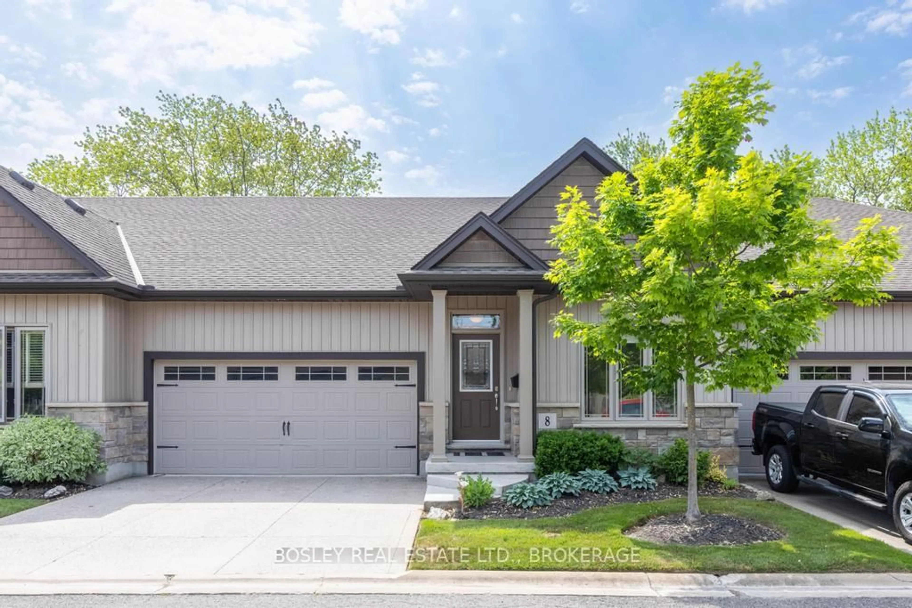 Unknown for 332 Pelham Rd #8, St. Catharines Ontario L2S 1Y3
