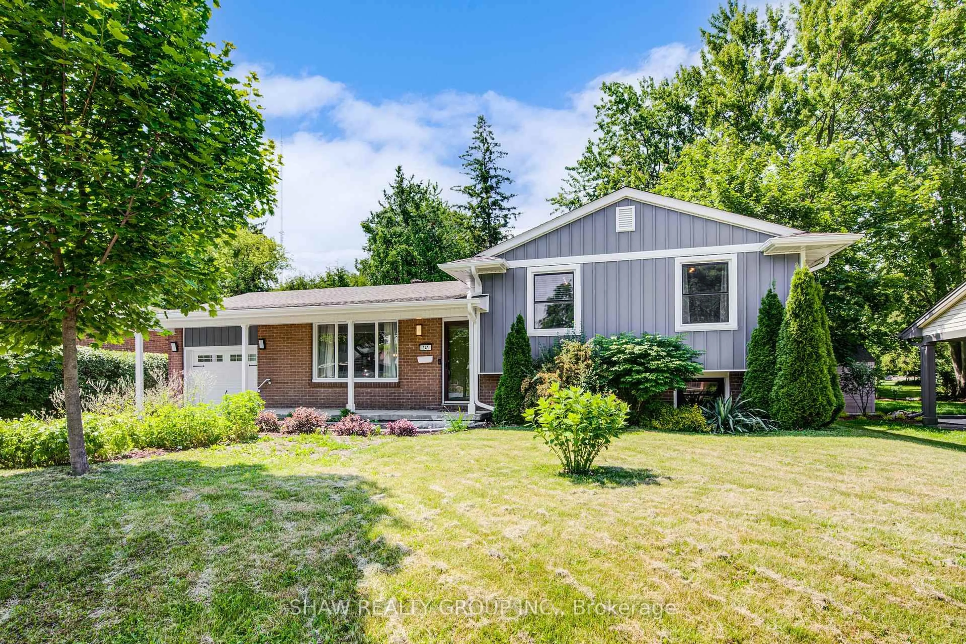 Home with vinyl exterior material, street for 141 Tavistock Rd, London South Ontario N6J 1Z5