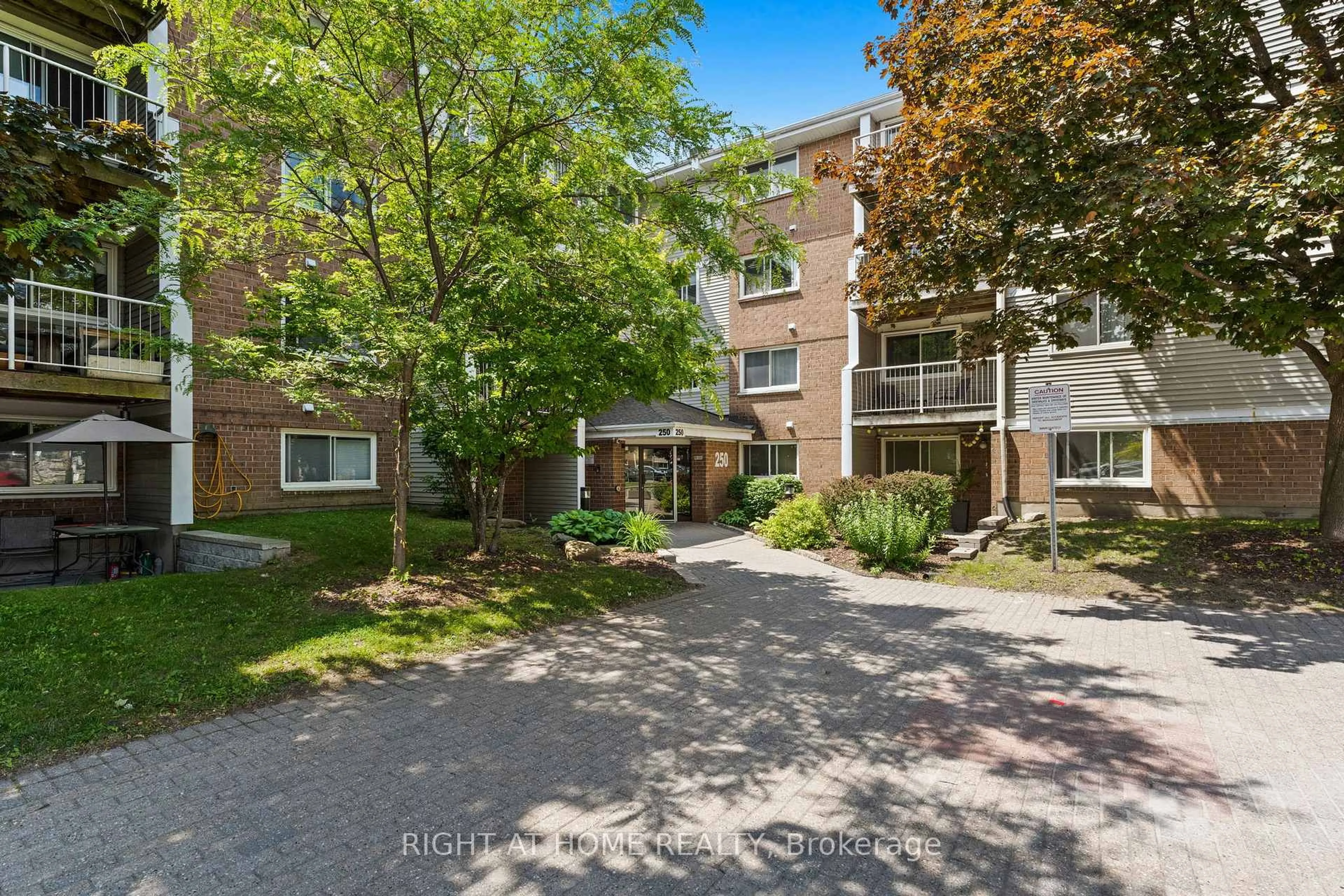 Unknown for 250 BRITTANY Dr #207, Ottawa Ontario K1K 4R2