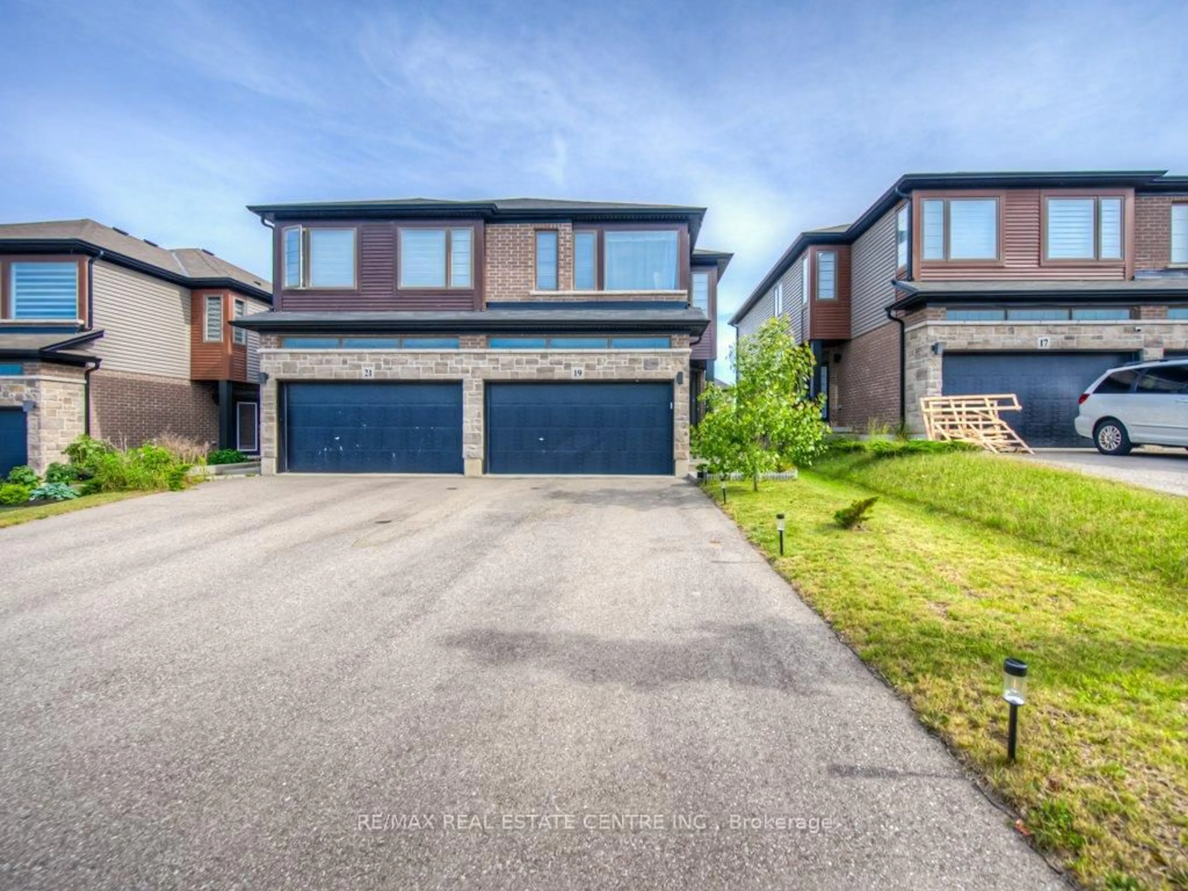 A pic from outside/outdoor area/front of a property/back of a property/a pic from drone, street for 19 Baker Lane, Brant Ontario N3L 0K3