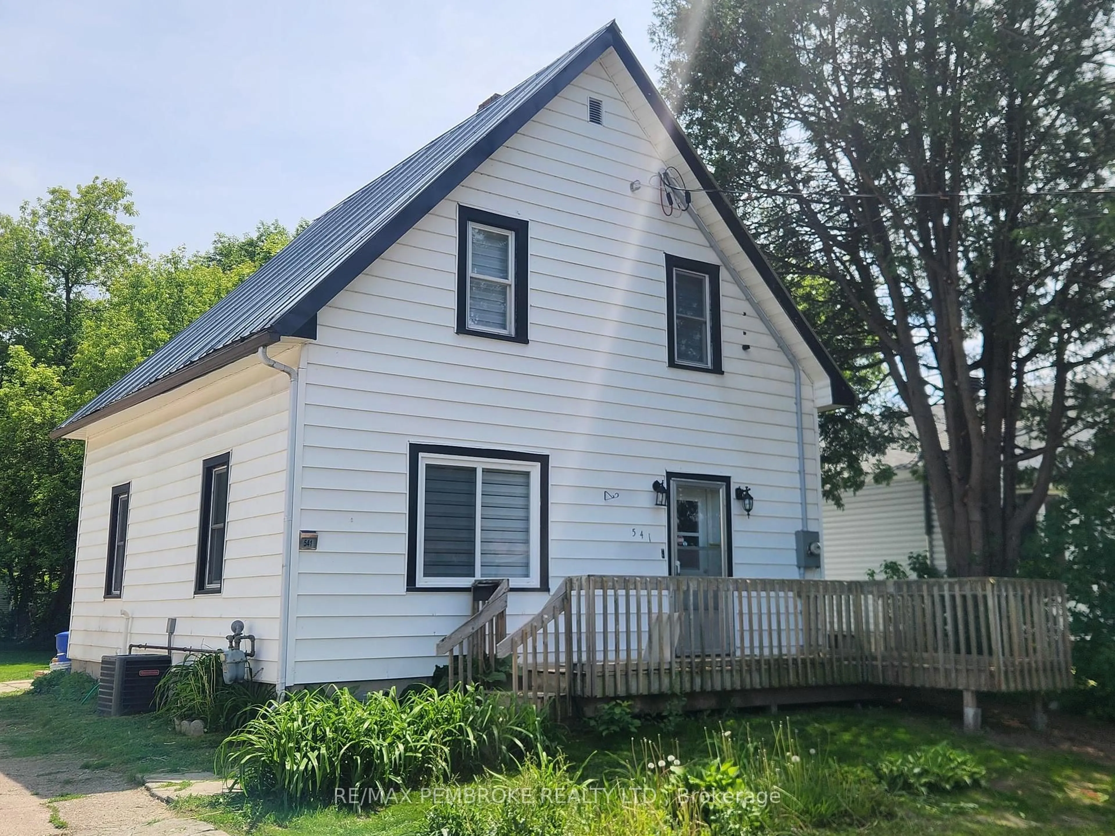 Unknown for 541 Giroux St, Pembroke Ontario K8A 4G6
