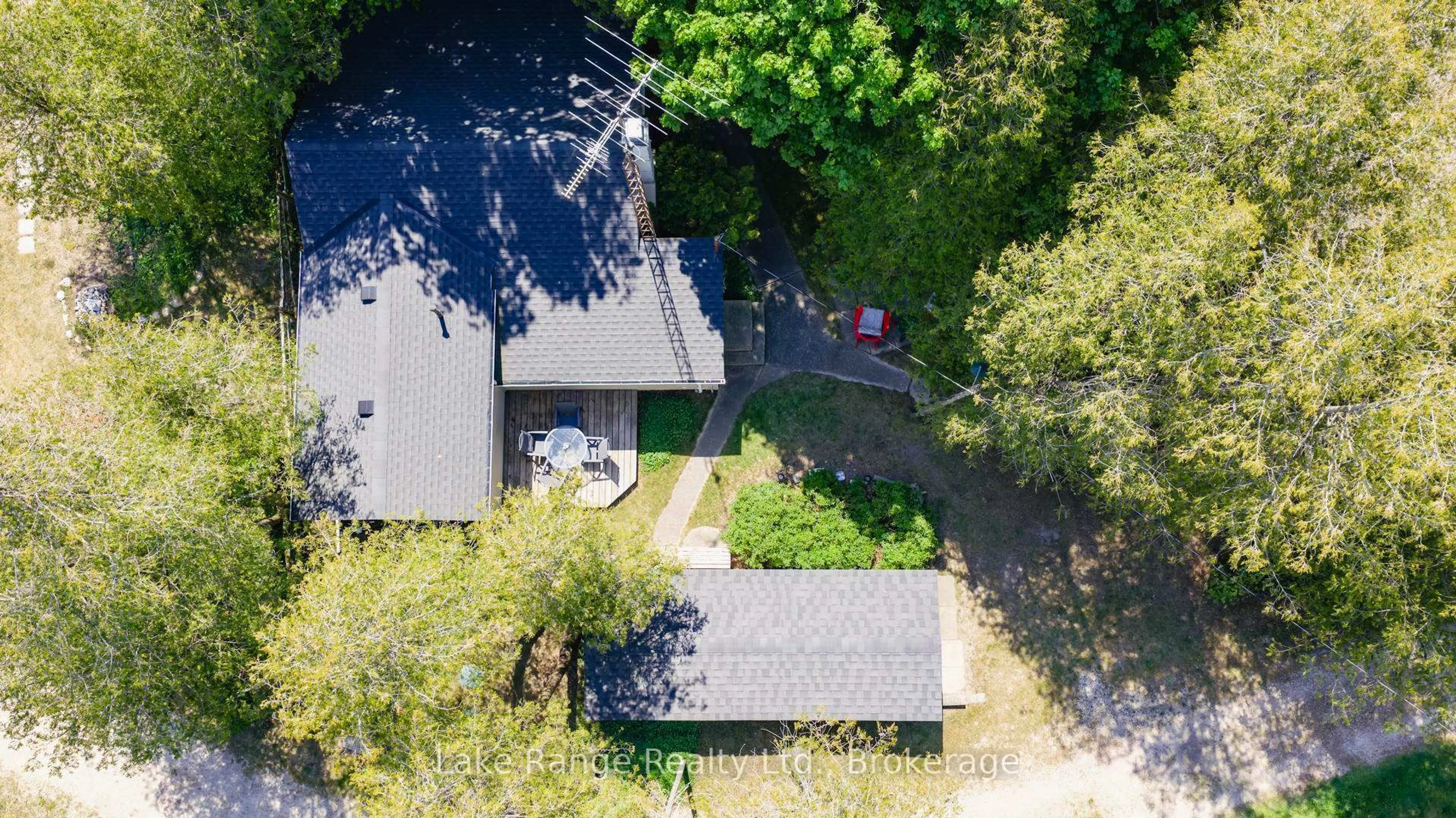 A pic from outside/outdoor area/front of a property/back of a property/a pic from drone, street for 921 Cedar Tr, Huron-Kinloss Ontario N0G 2R0