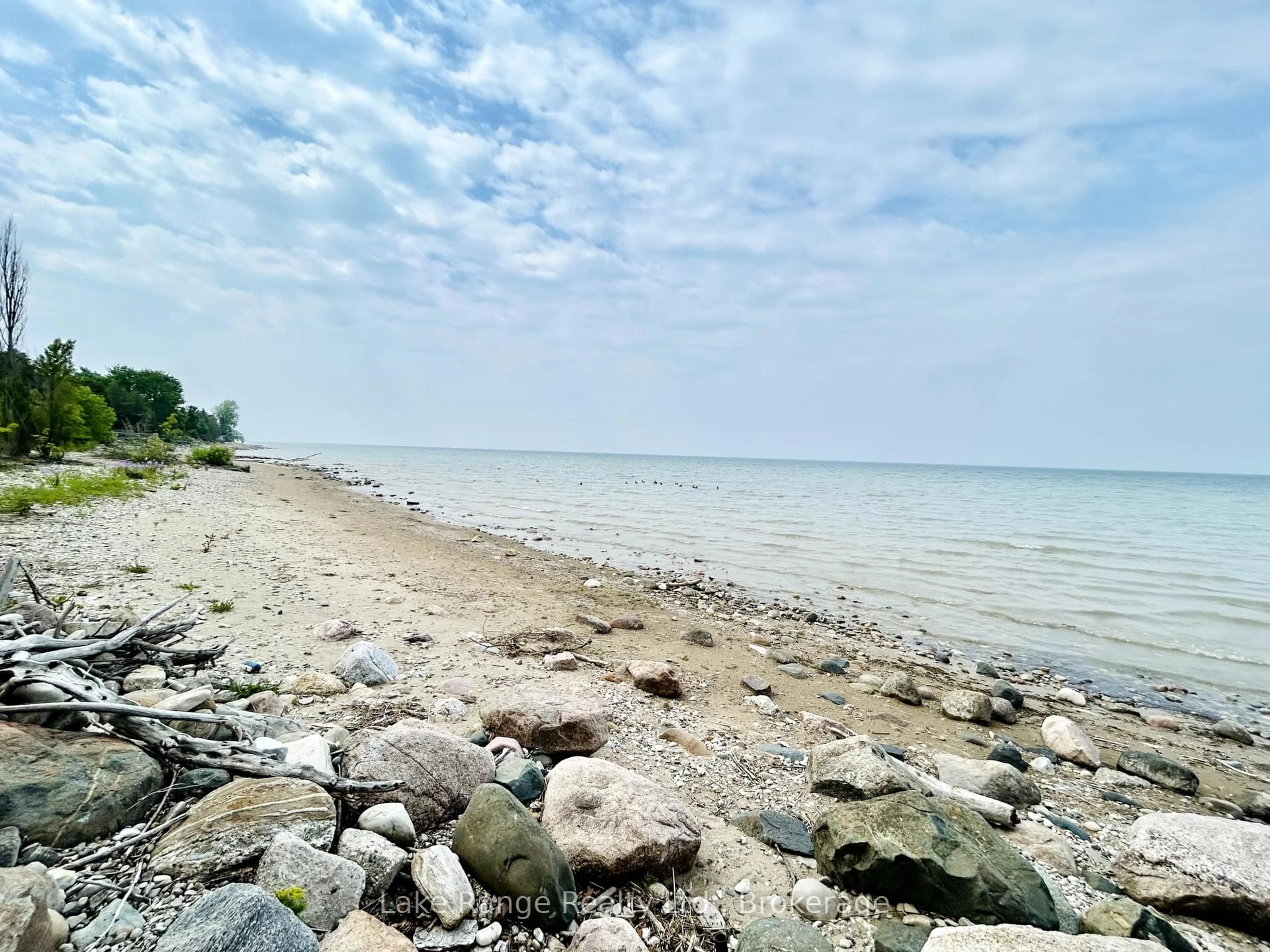 Blurry image for 921 Cedar Tr, Huron-Kinloss Ontario N0G 2R0