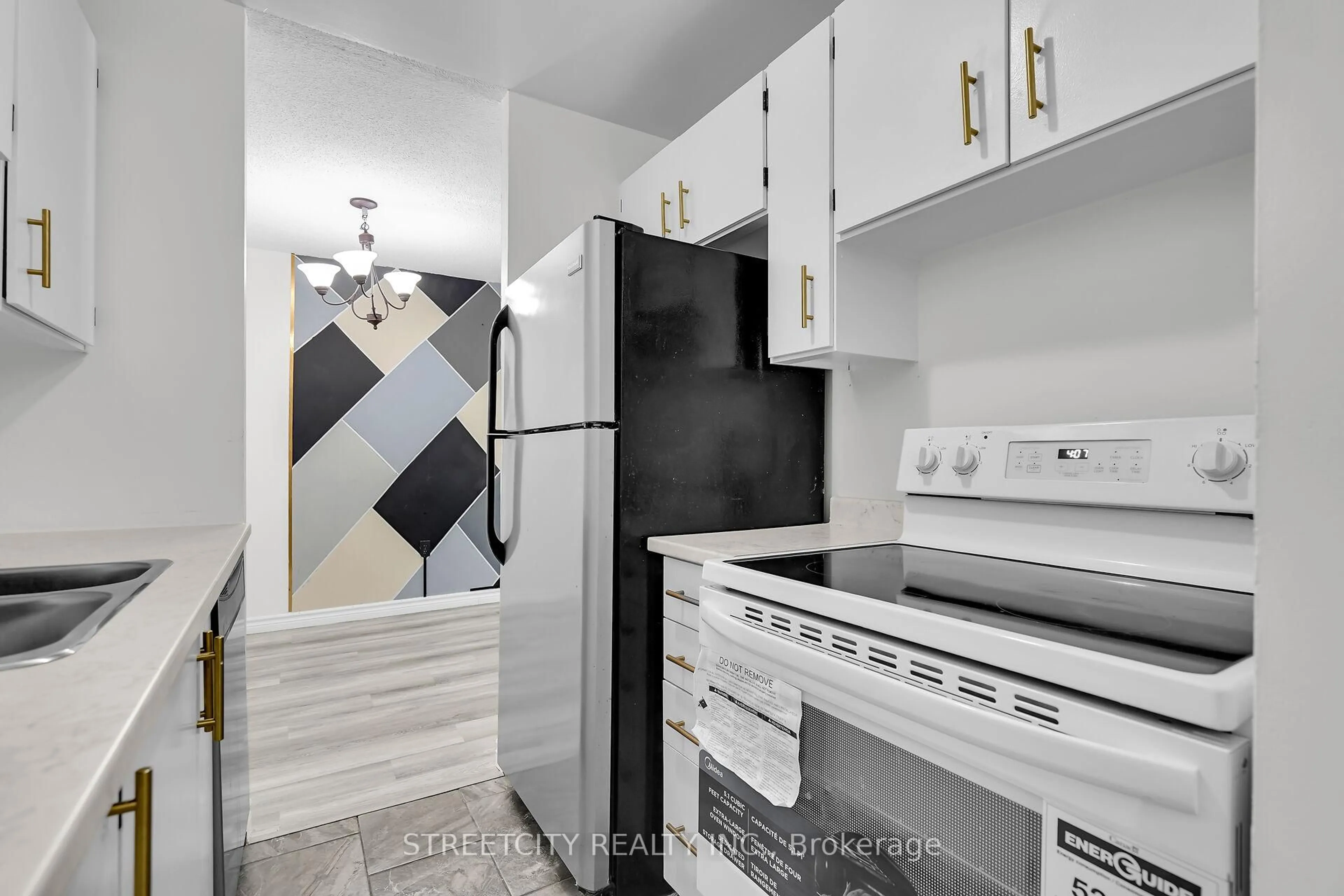 Standard kitchen, unknown for 1590 ERNEST Ave #206, London South Ontario N6E 2V4