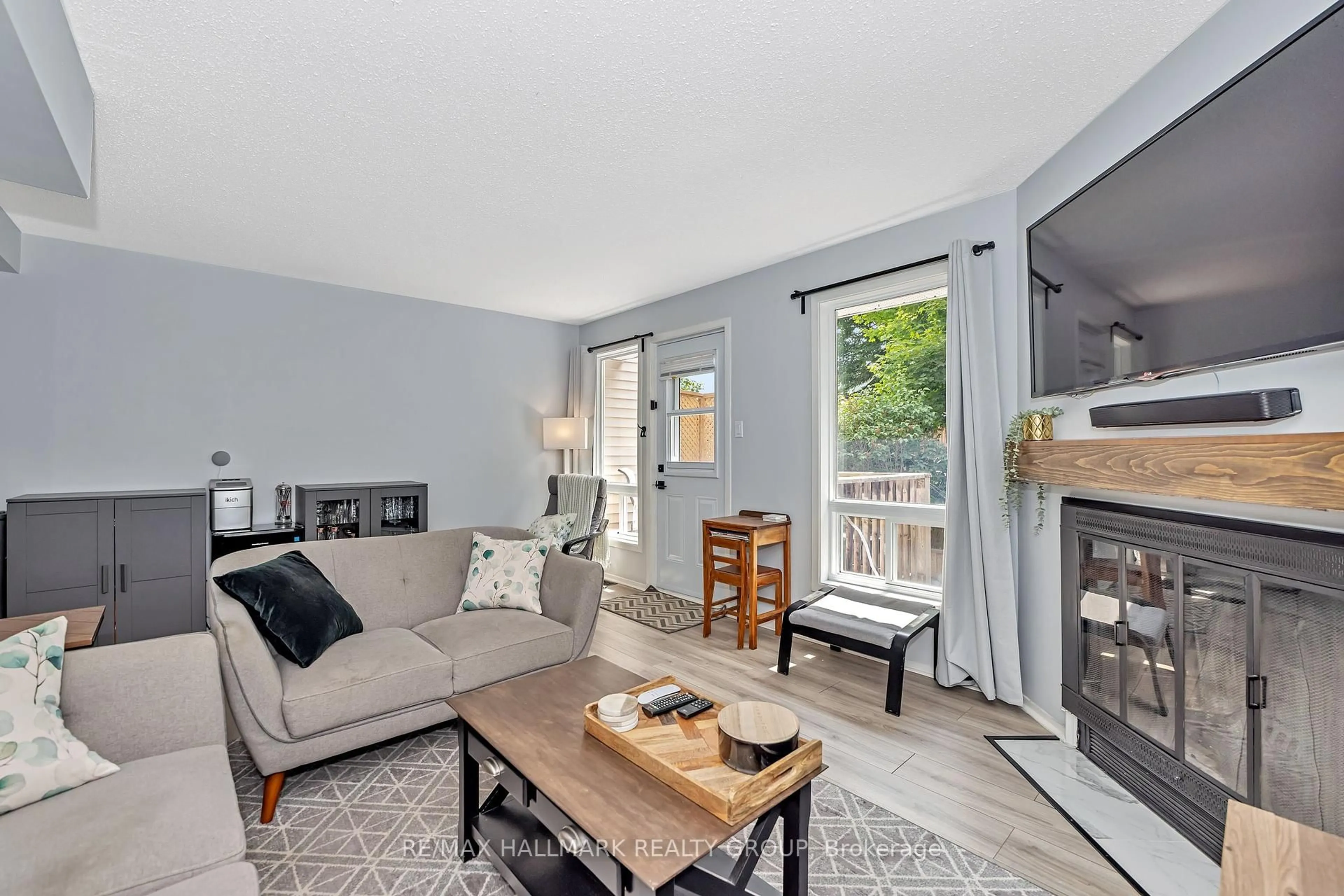 Living room with furniture, unknown for 42 Almond Lane #n/a, Ottawa Ontario K2L 3T4