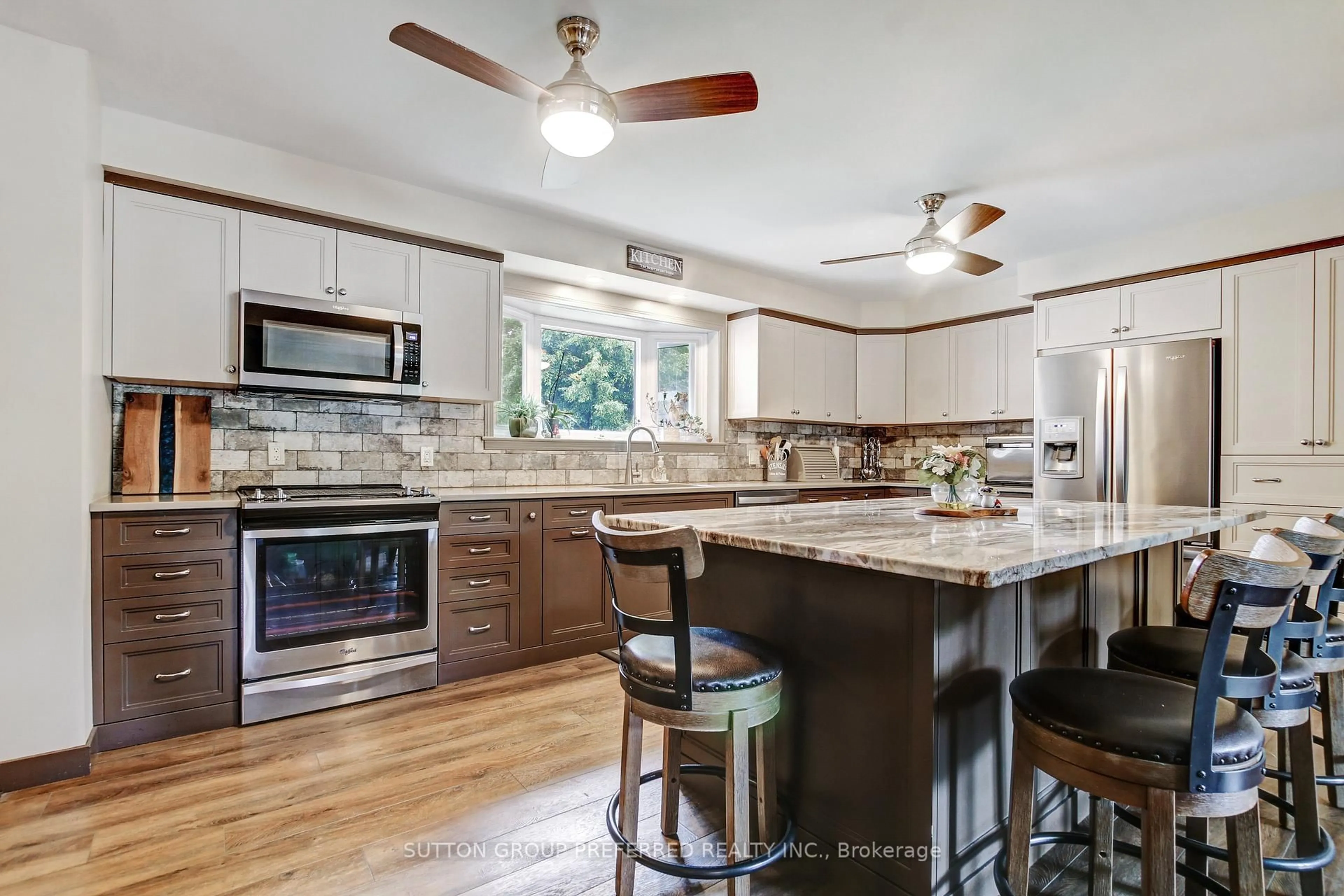 Open concept kitchen, ceramic/tile floor for 211 Union St, Central Elgin Ontario N0L 1B0