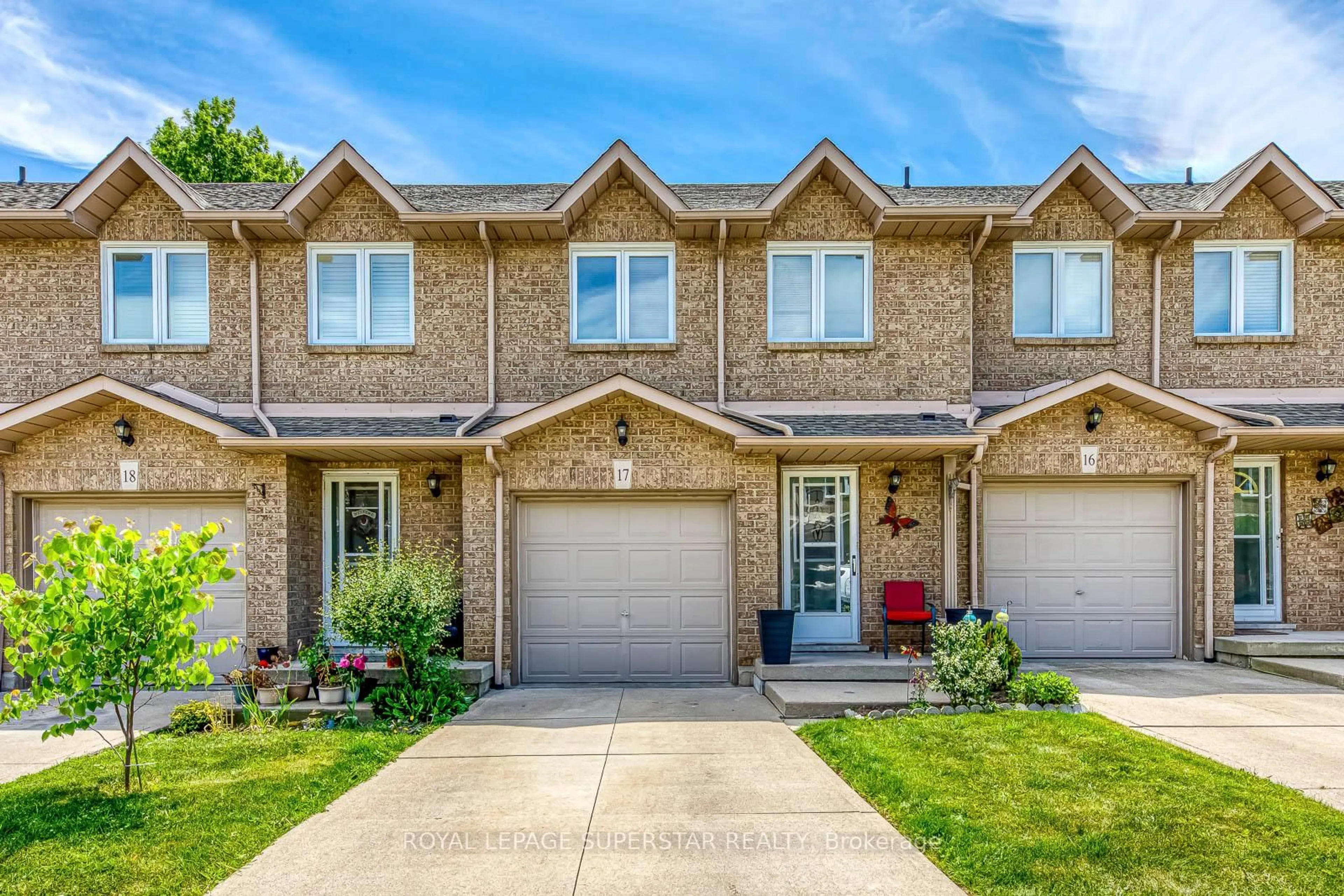 Home with brick exterior material, street for 1809 Upper Wentworth St #17, Hamilton Ontario L9B 2R9
