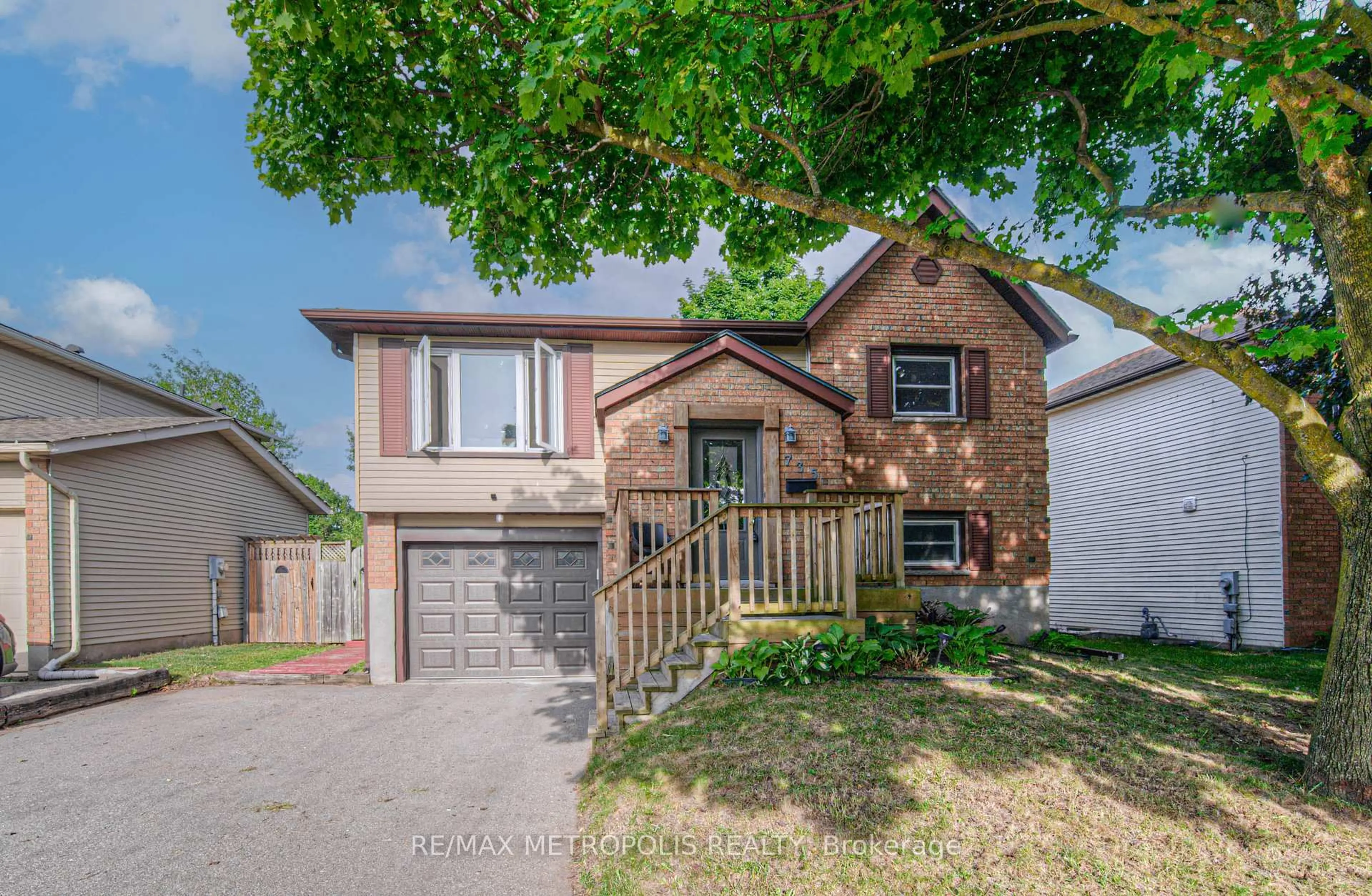 Home with brick exterior material, street for 735 Elgin St, Cambridge Ontario N1R 7W7