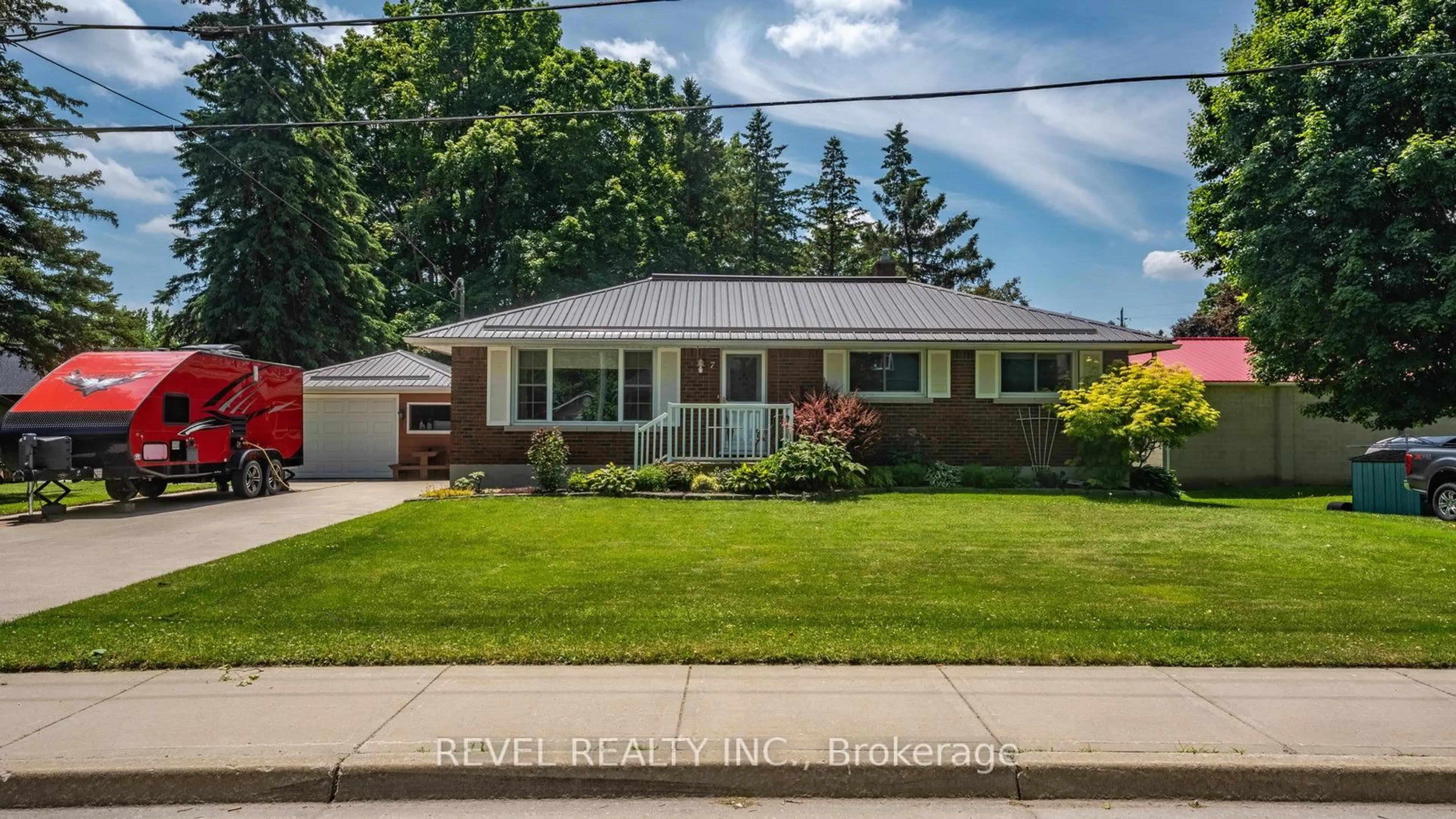 Home with vinyl exterior material, street for 7 Balsam St, East Zorra-Tavistock Ontario N0J 1M0