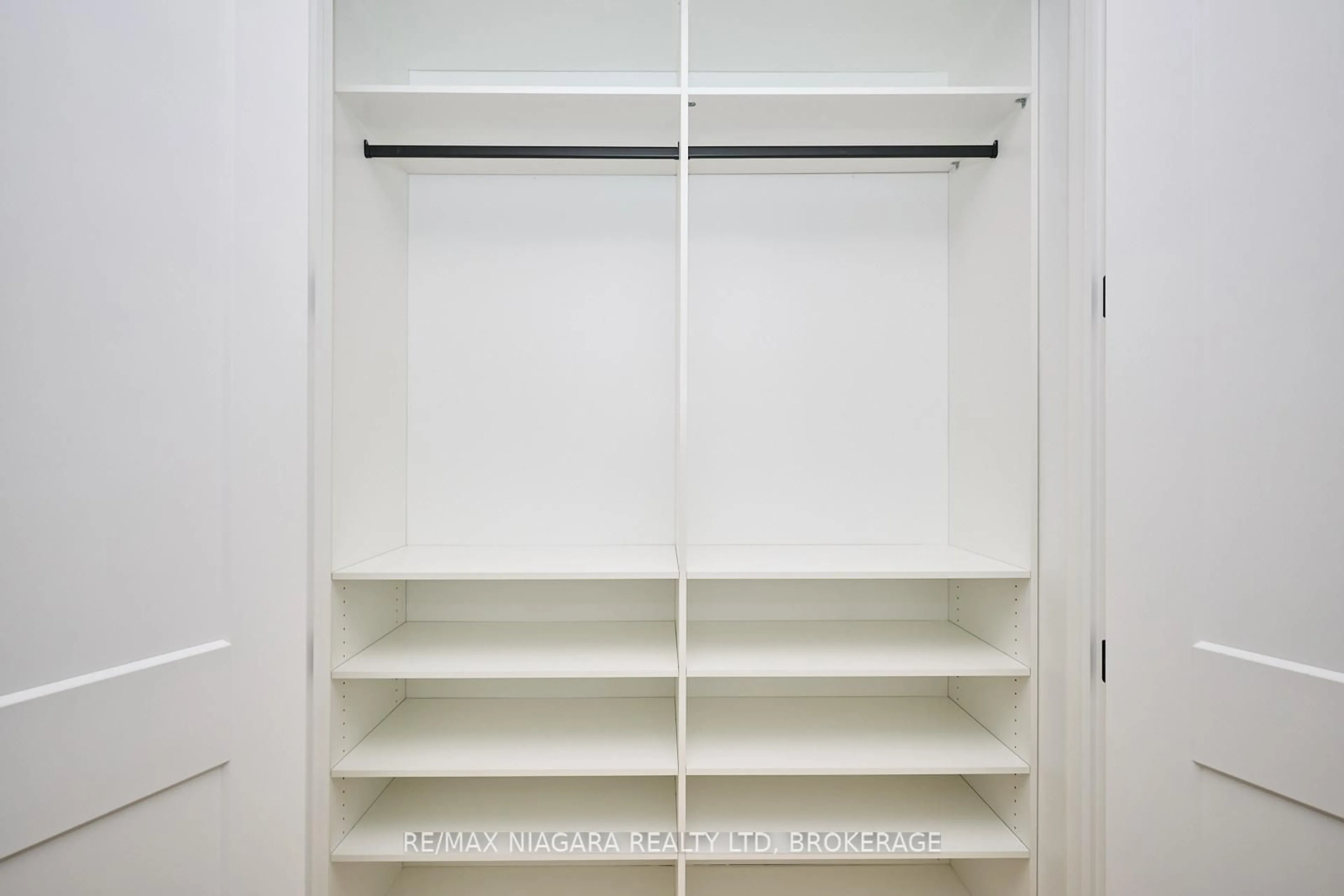 Storage room or clothes room or walk-in closet for 119 Welland Vale Rd, St. Catharines Ontario L2S 3Y2