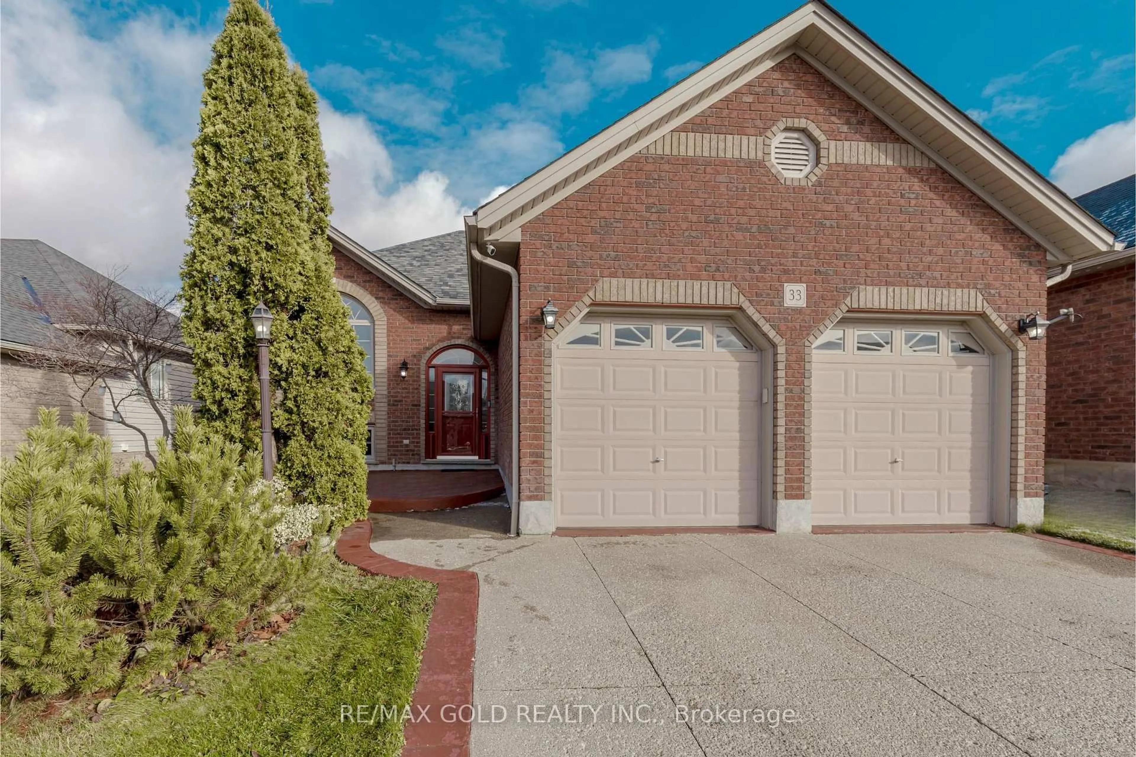 Home with brick exterior material, street for 33 Sheppard St, Brantford Ontario N3T 6R2