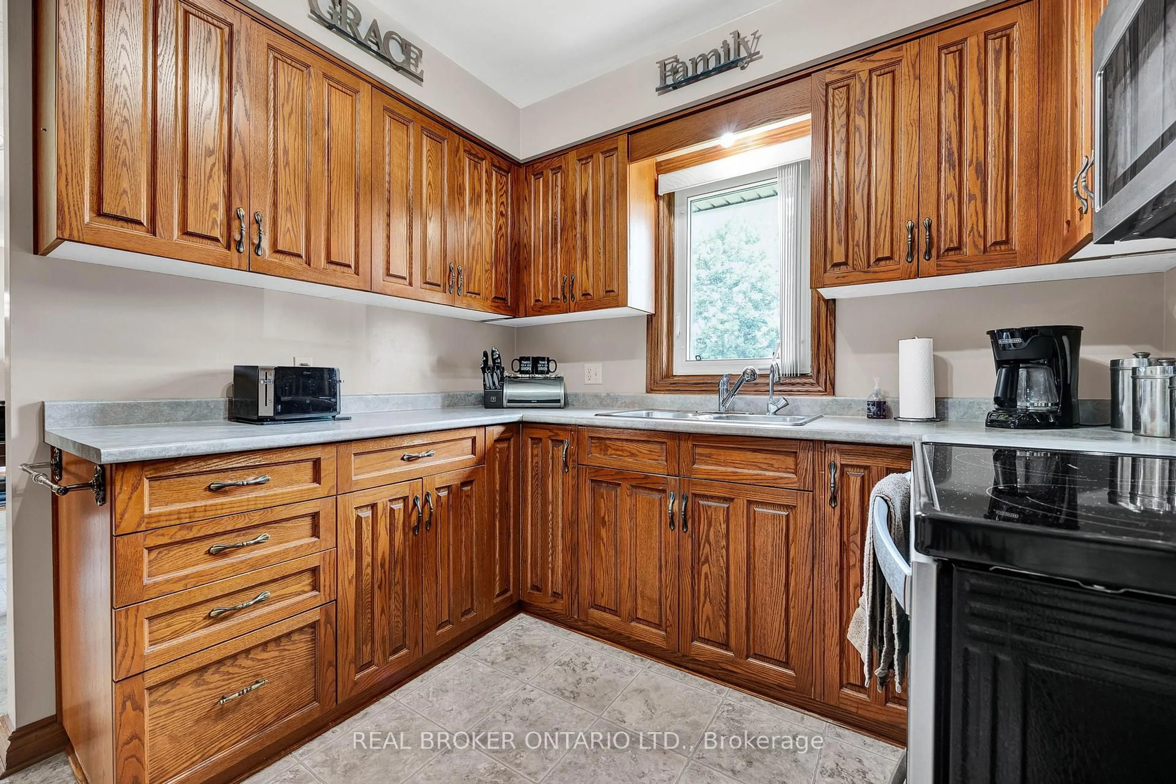 Standard kitchen, unknown for 1 Shantz Pl, Wellesley Ontario N0B 2S0