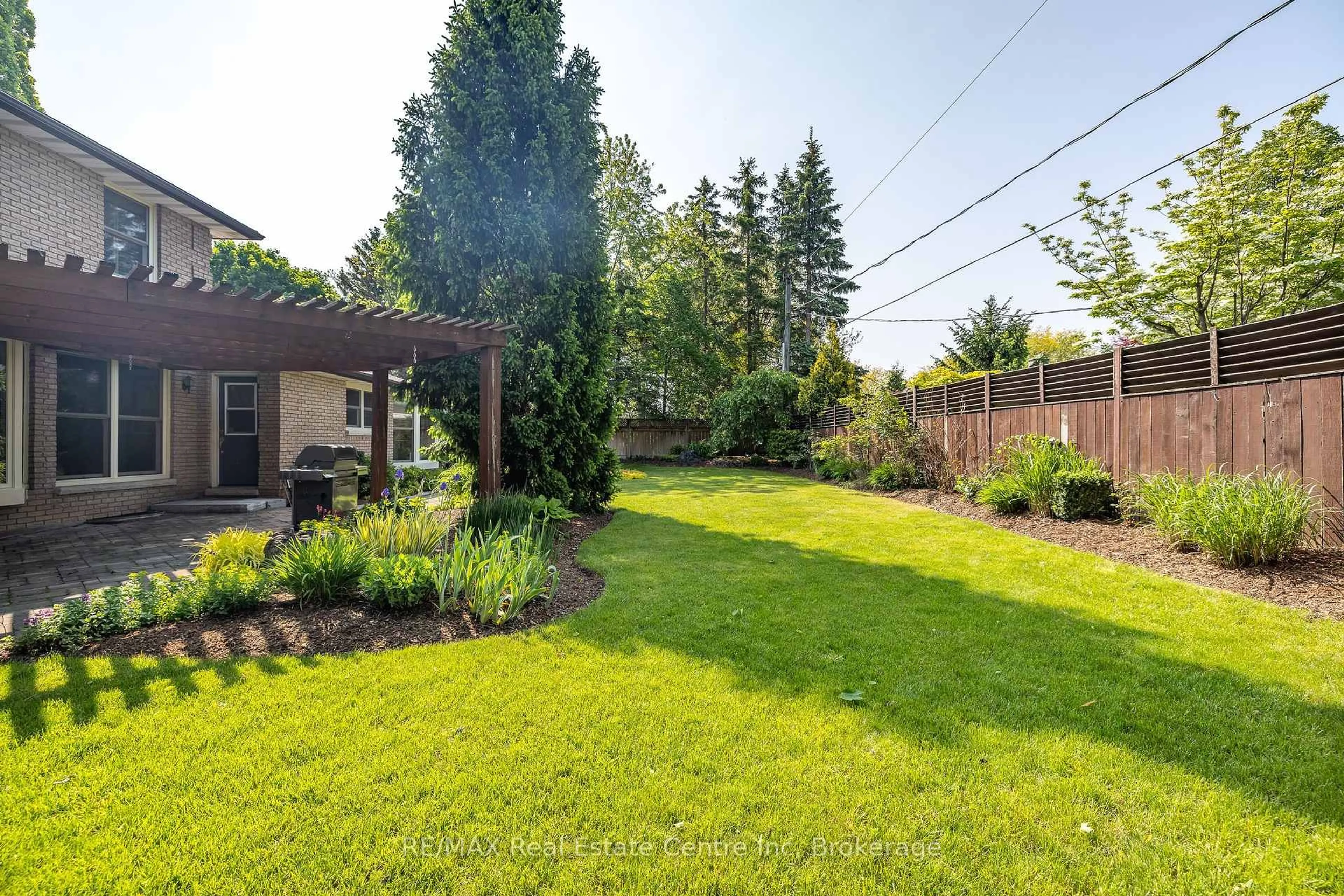 Patio, street for 27 Colborn St, Guelph Ontario N1G 2M4