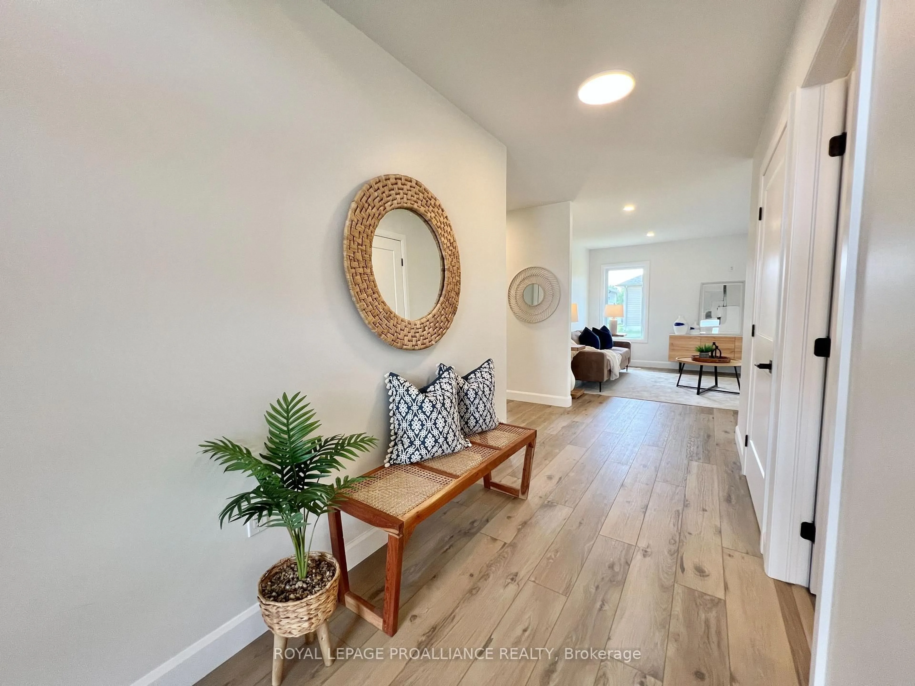 Indoor entryway for 16 Horton Crt, Belleville Ontario K8P 0H3