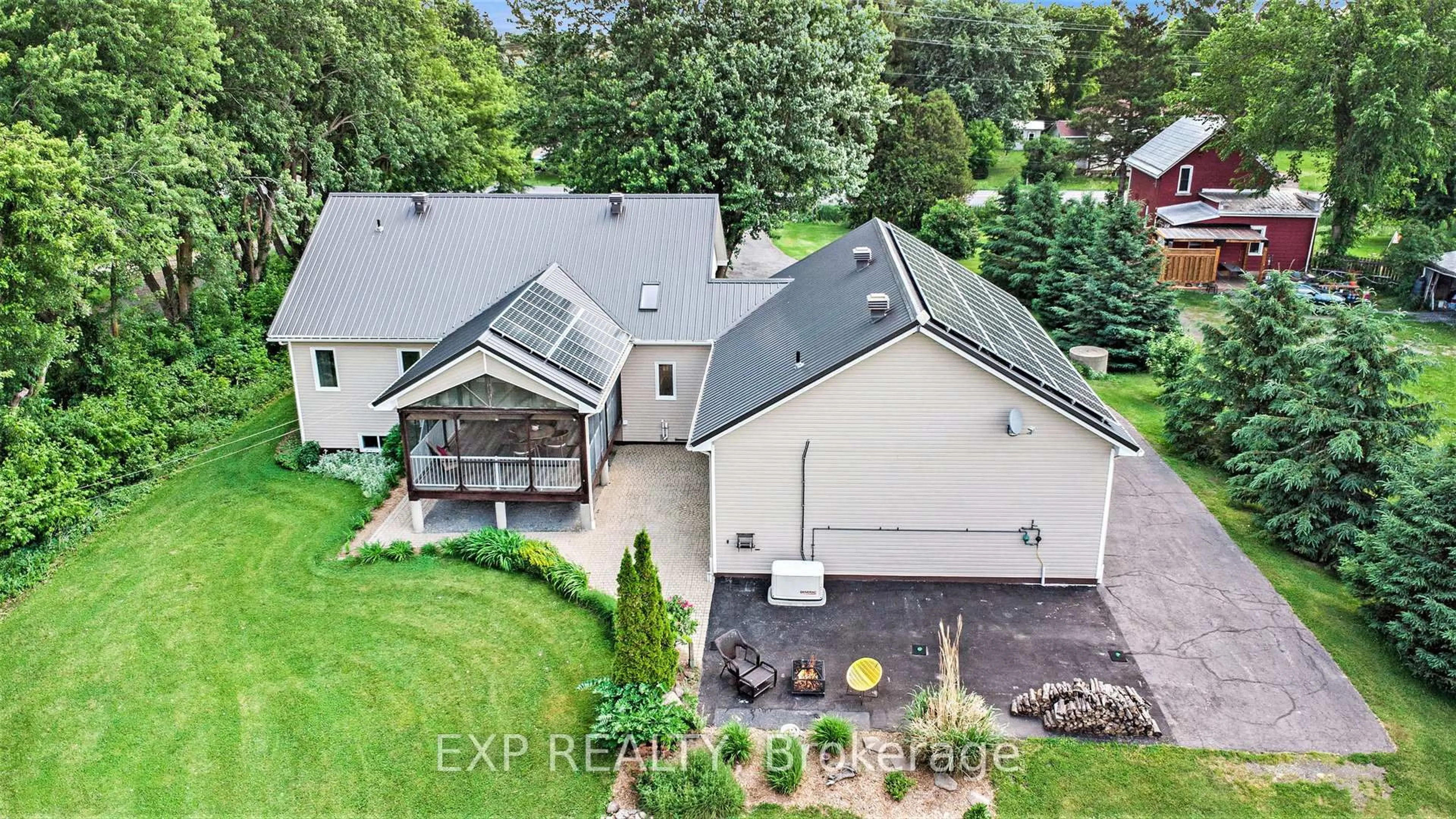 A pic from outside/outdoor area/front of a property/back of a property/a pic from drone, street for 1508 St Andre Rd, Russell Ontario K0A 1W0