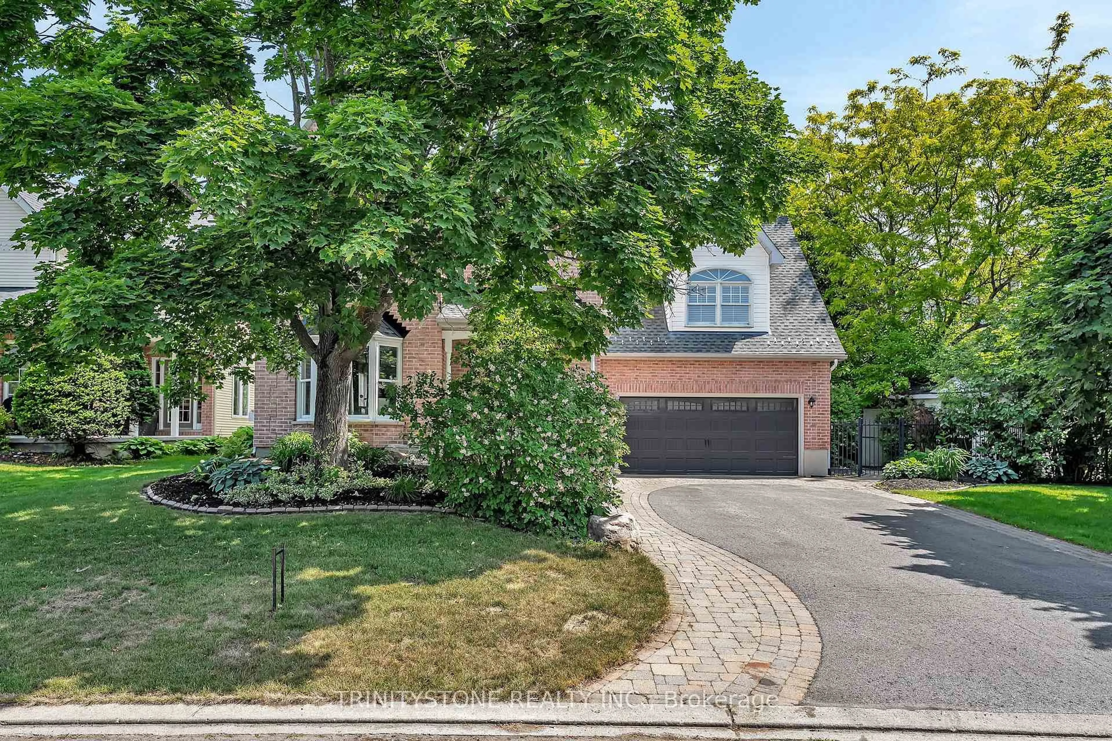 Home with brick exterior material, street for 32 Kyle Ave, Stittsville Ontario K2S 1G9