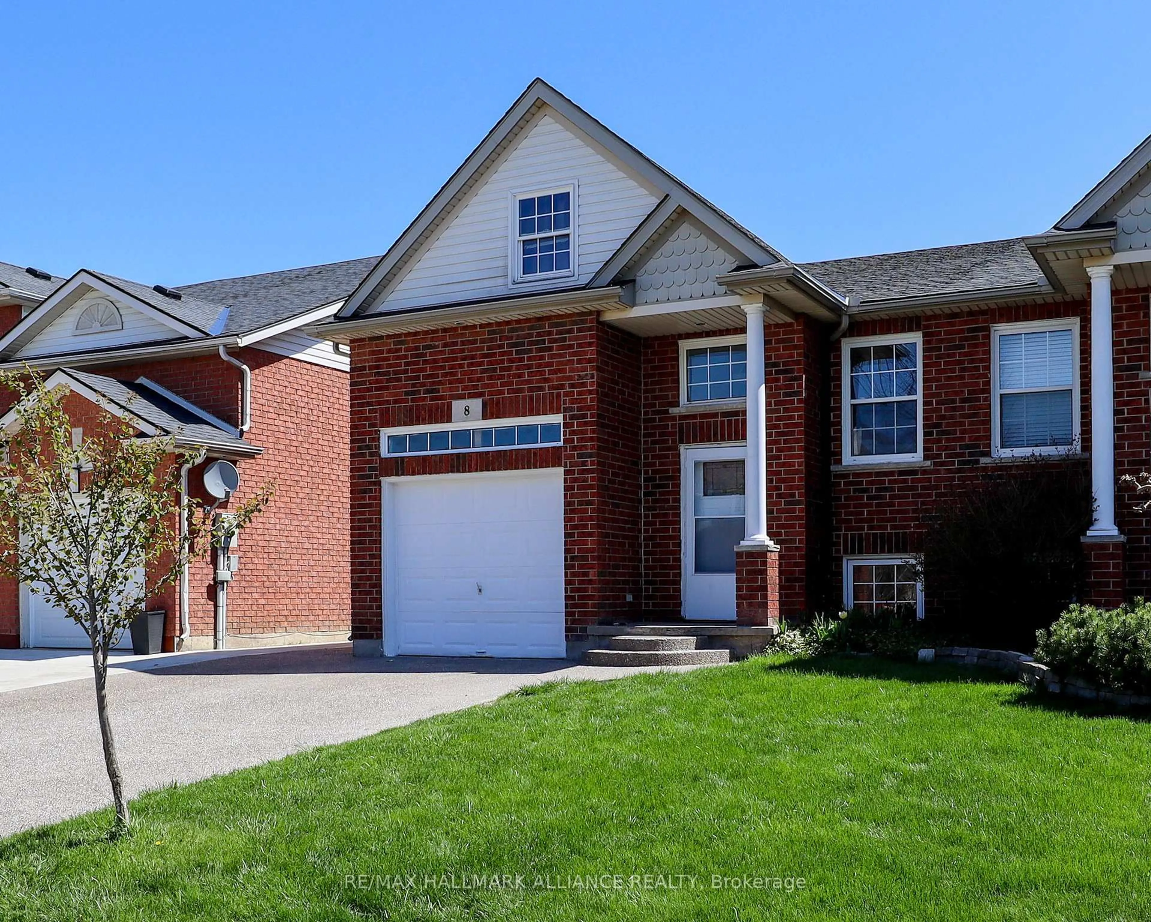 Home with brick exterior material, street for 8 Mcbride Dr, St. Catharines Ontario L2S 3Y4