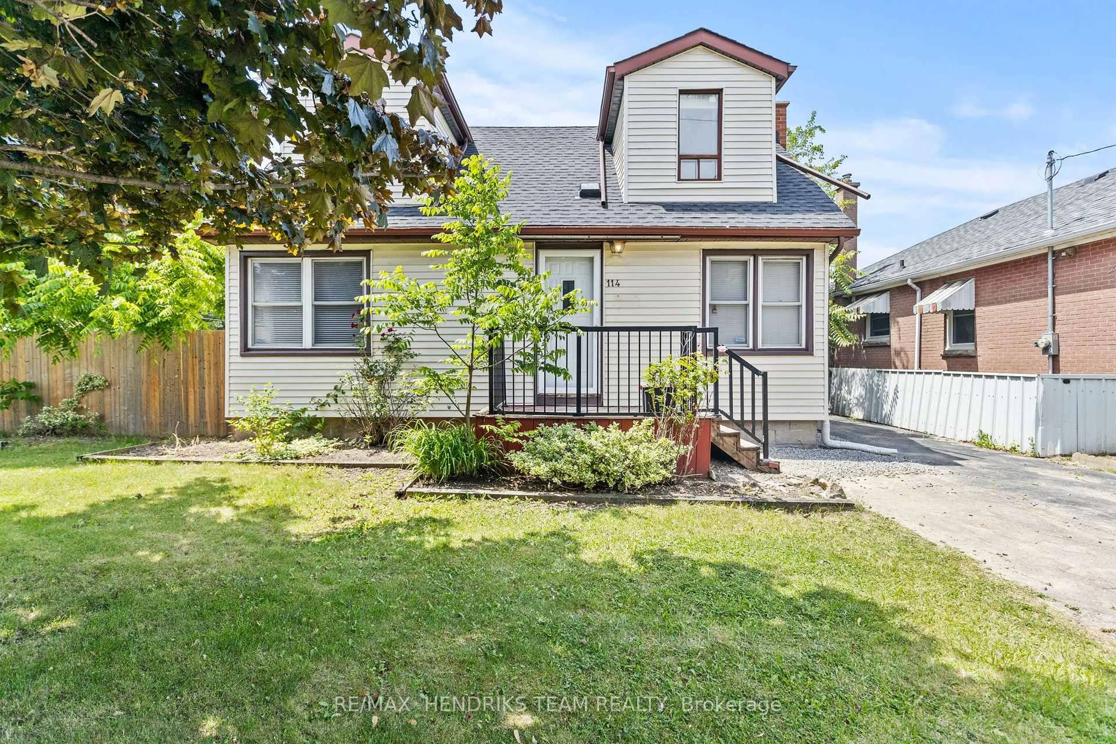 Home with vinyl exterior material, street for 114 Dodson St, Hamilton Ontario L9A 3K9