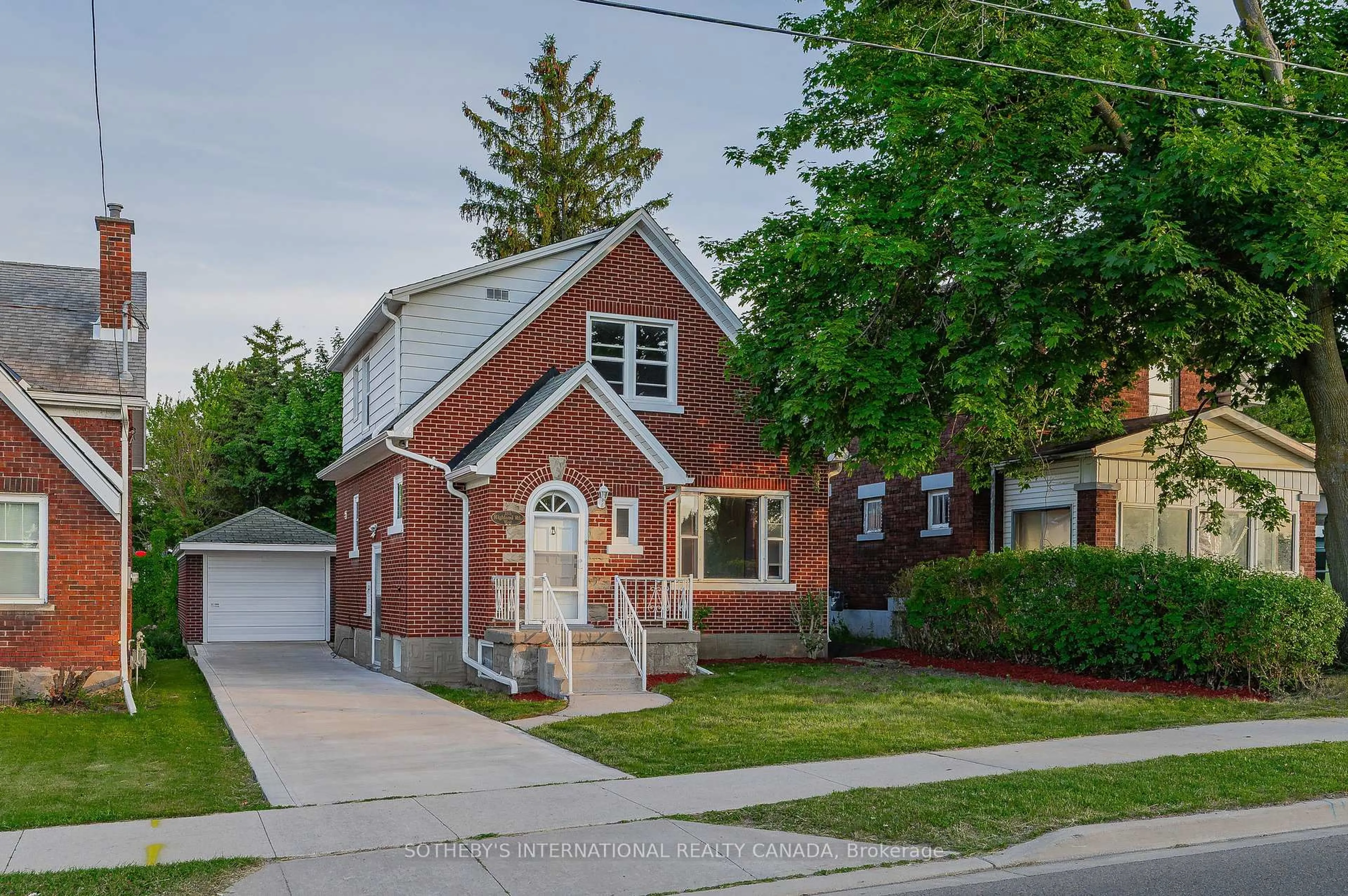 Home with brick exterior material, street for 185 HIghland Rd, Kitchener Ontario N2M 3C1