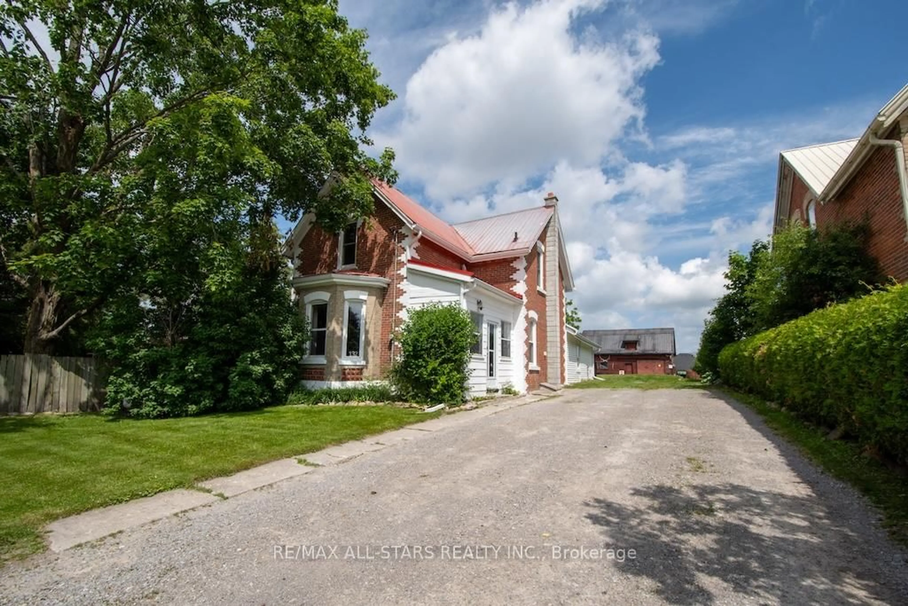 A pic from outside/outdoor area/front of a property/back of a property/a pic from drone, street for 132 King St, Kawartha Lakes Ontario K0M 2T0