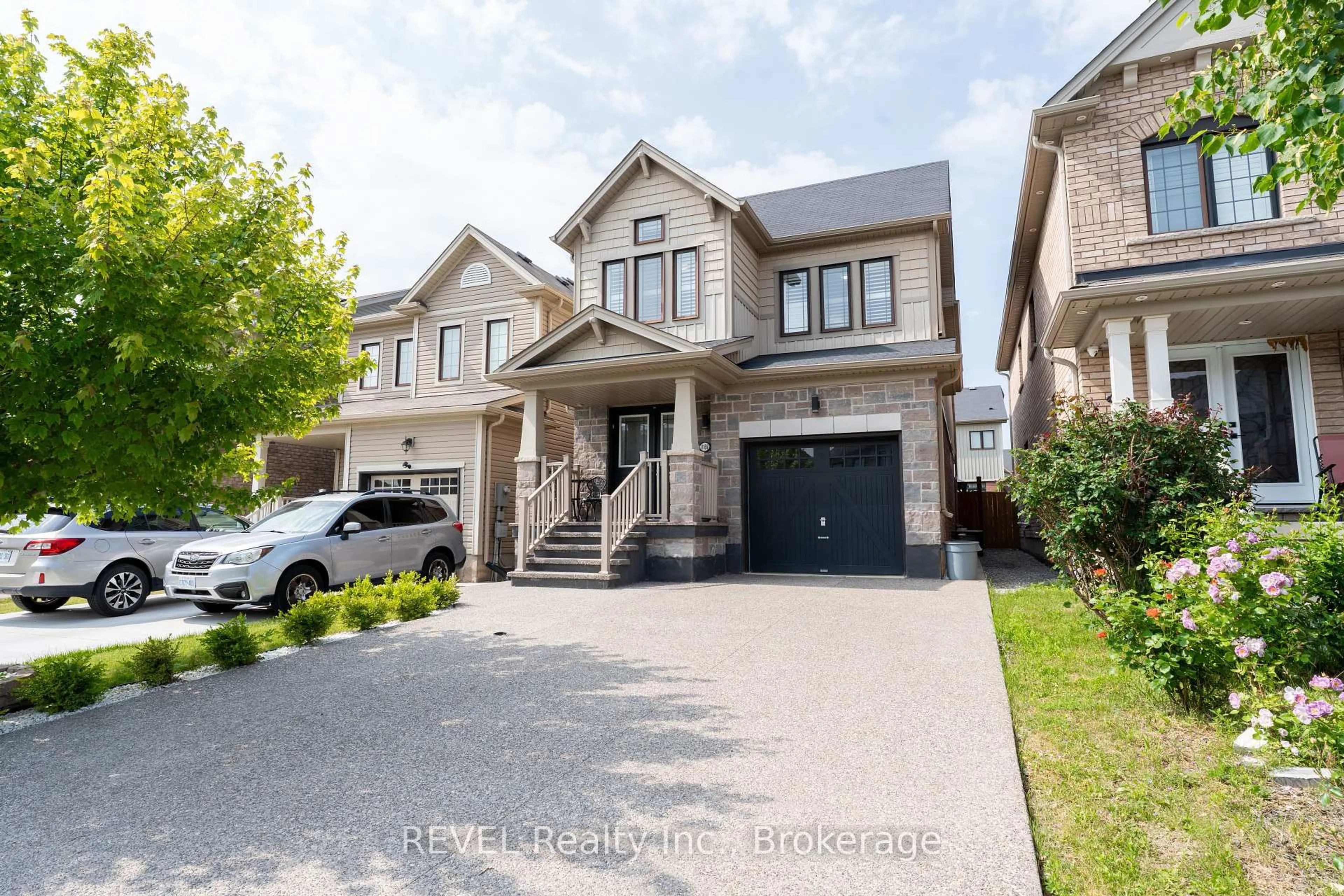 Home with brick exterior material, street for 8169 Blue Ash Lane, Niagara Falls Ontario L2N 0N8