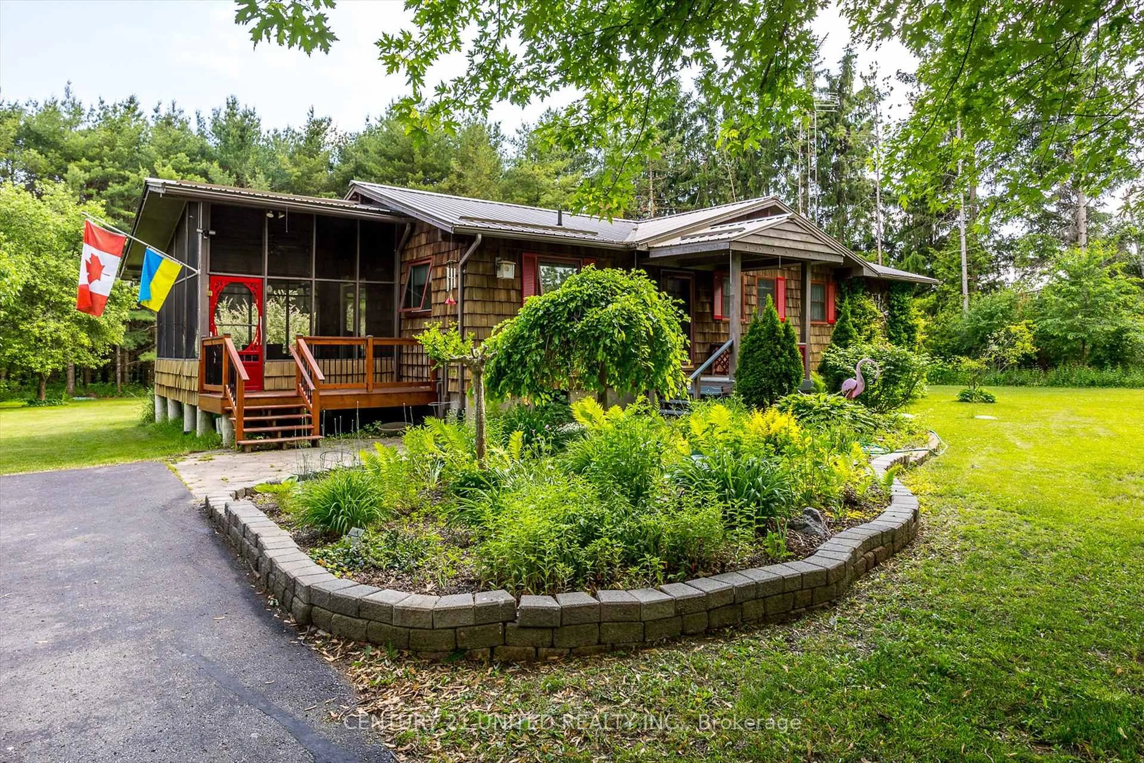 Patio, unknown for 723 Ford Cres, Cavan Monaghan Ontario L0A 1C0