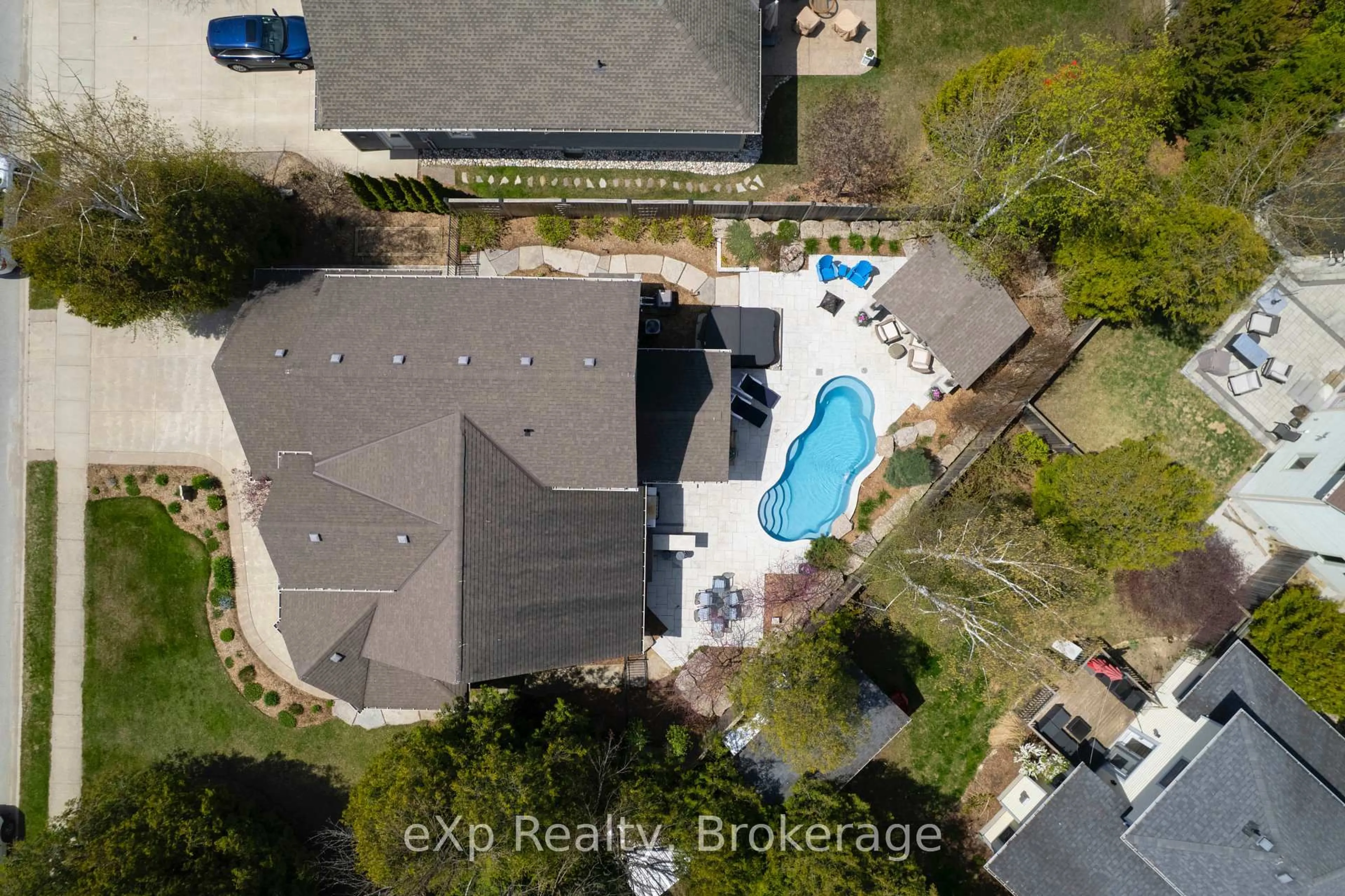 A pic from outside/outdoor area/front of a property/back of a property/a pic from drone, city buildings view from balcony for 465 Creekwood Dr, Saugeen Shores Ontario N0H 2L0