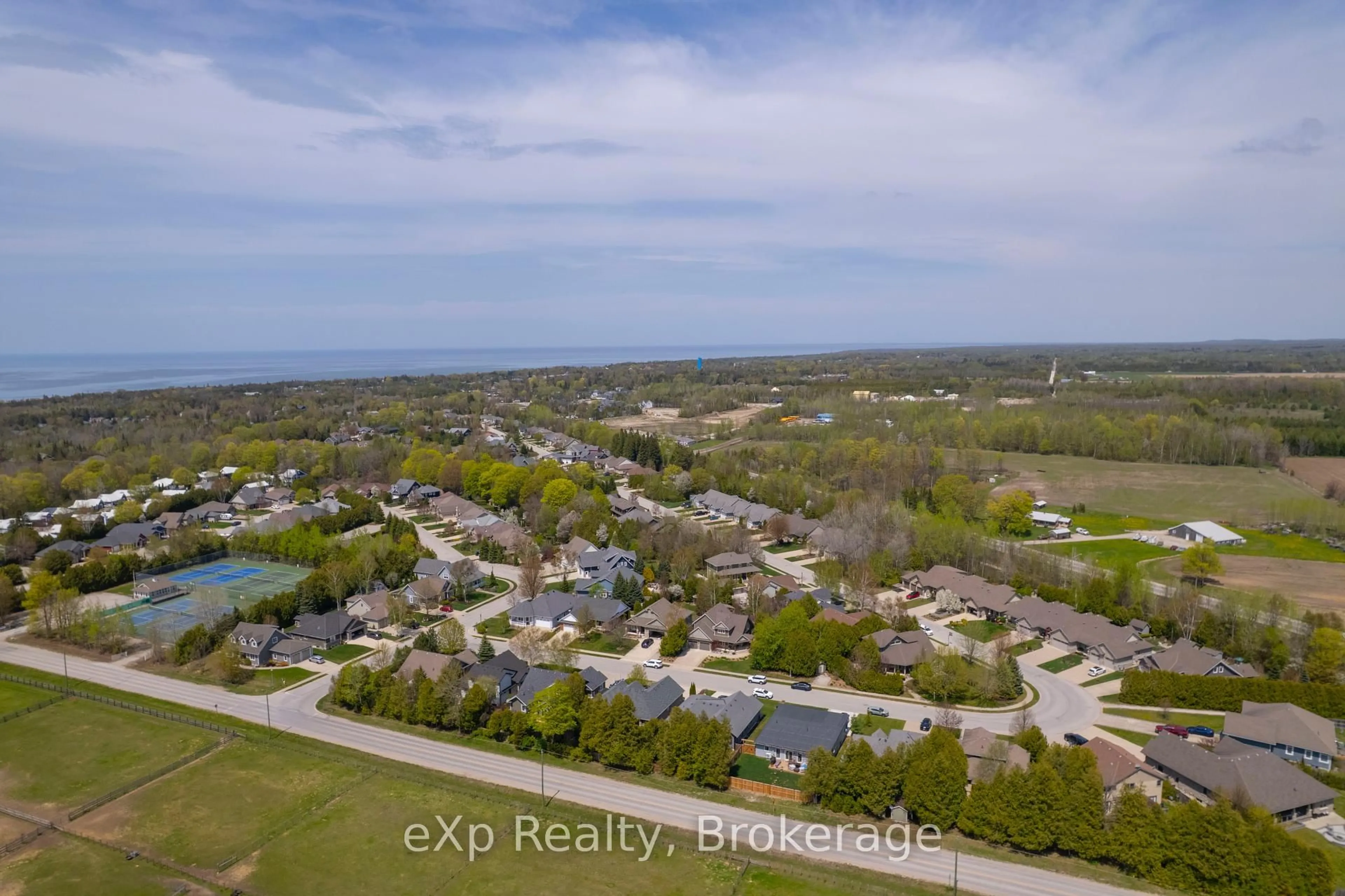 A pic from outside/outdoor area/front of a property/back of a property/a pic from drone, water/lake/river/ocean view for 465 Creekwood Dr, Saugeen Shores Ontario N0H 2L0