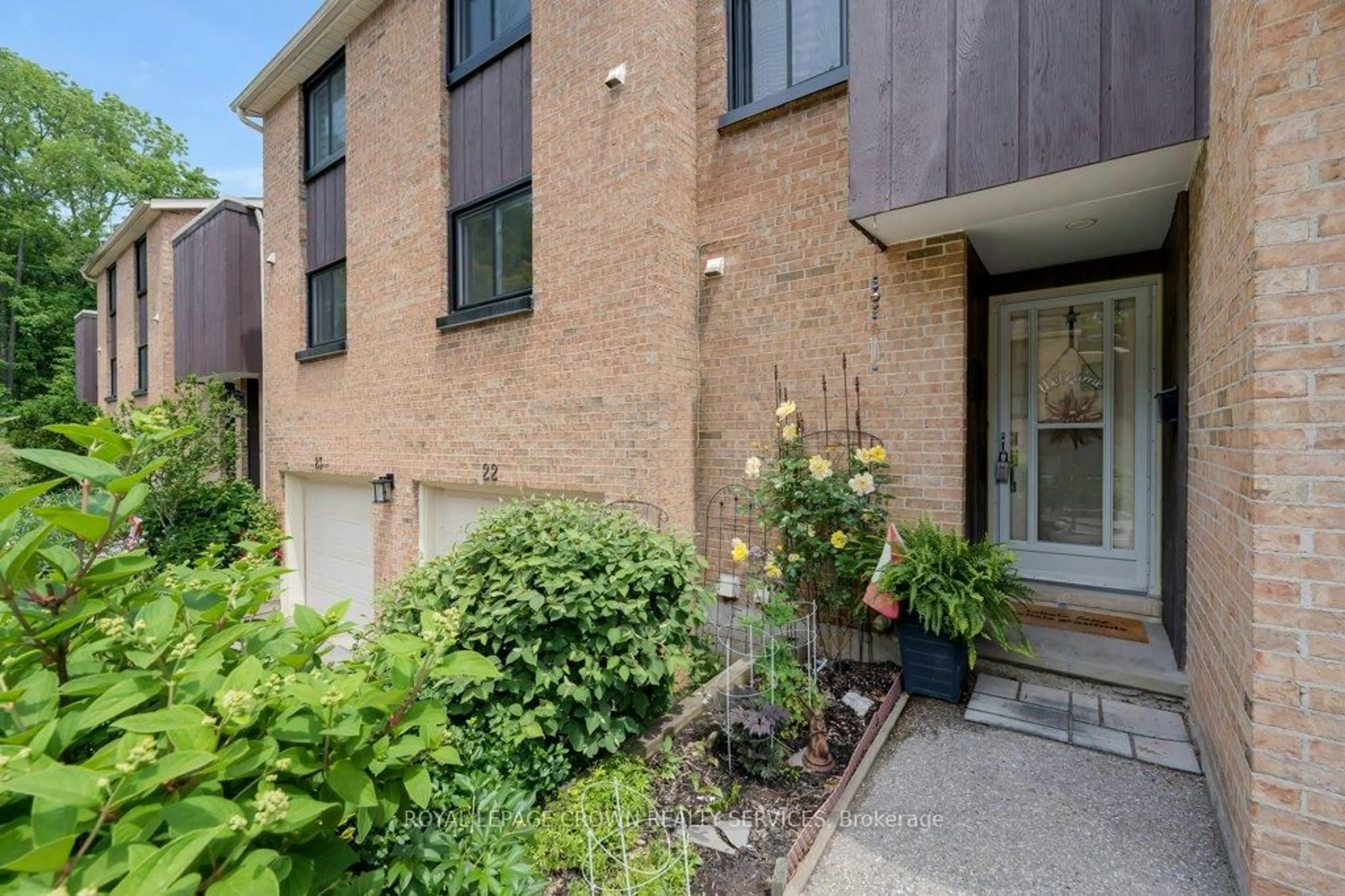 Unknown for 220 Salisbury Ave #22, Cambridge Ontario N1S 1K5