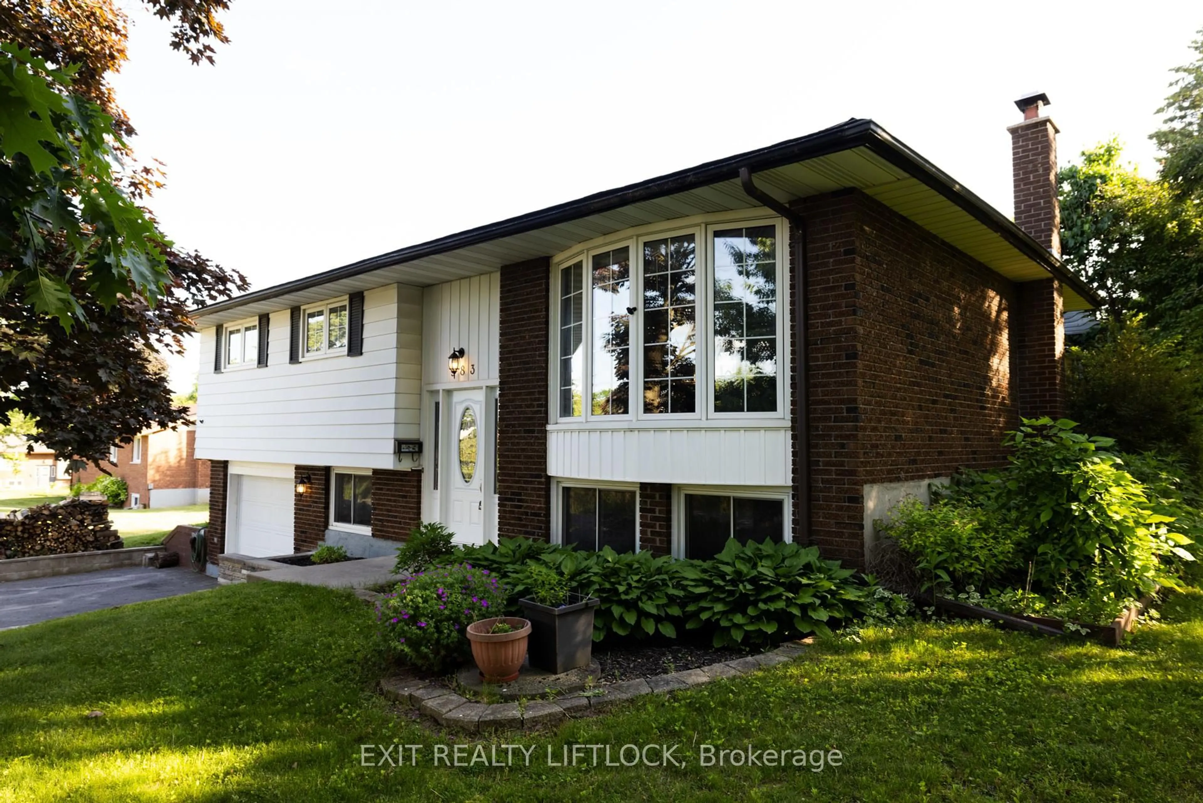 Home with vinyl exterior material, street for 983 Deana Blvd, Peterborough North Ontario K9K 1C8