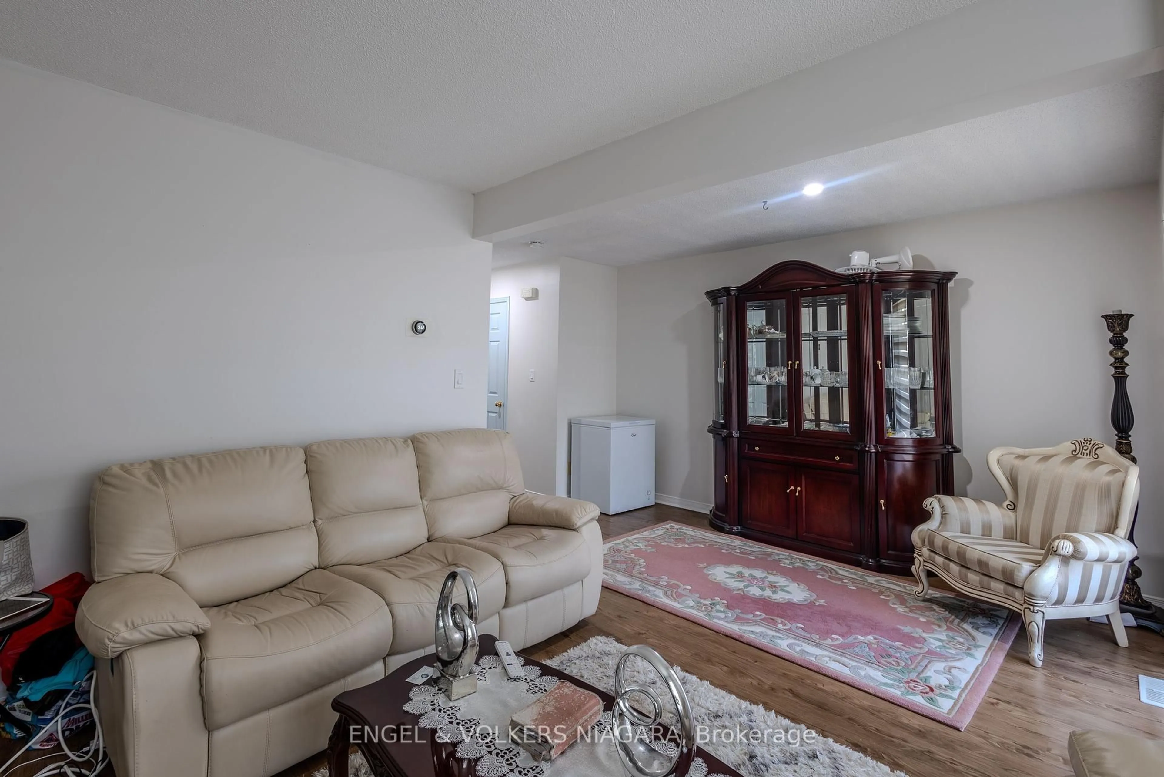 Living room with furniture, unknown for 7470 Monastery Dr #5, Niagara Falls Ontario L2H 3B3