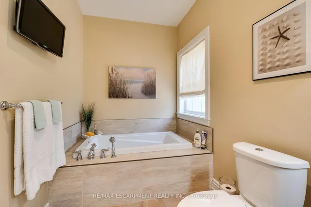 Additional property image - 1026 Beach Blvd