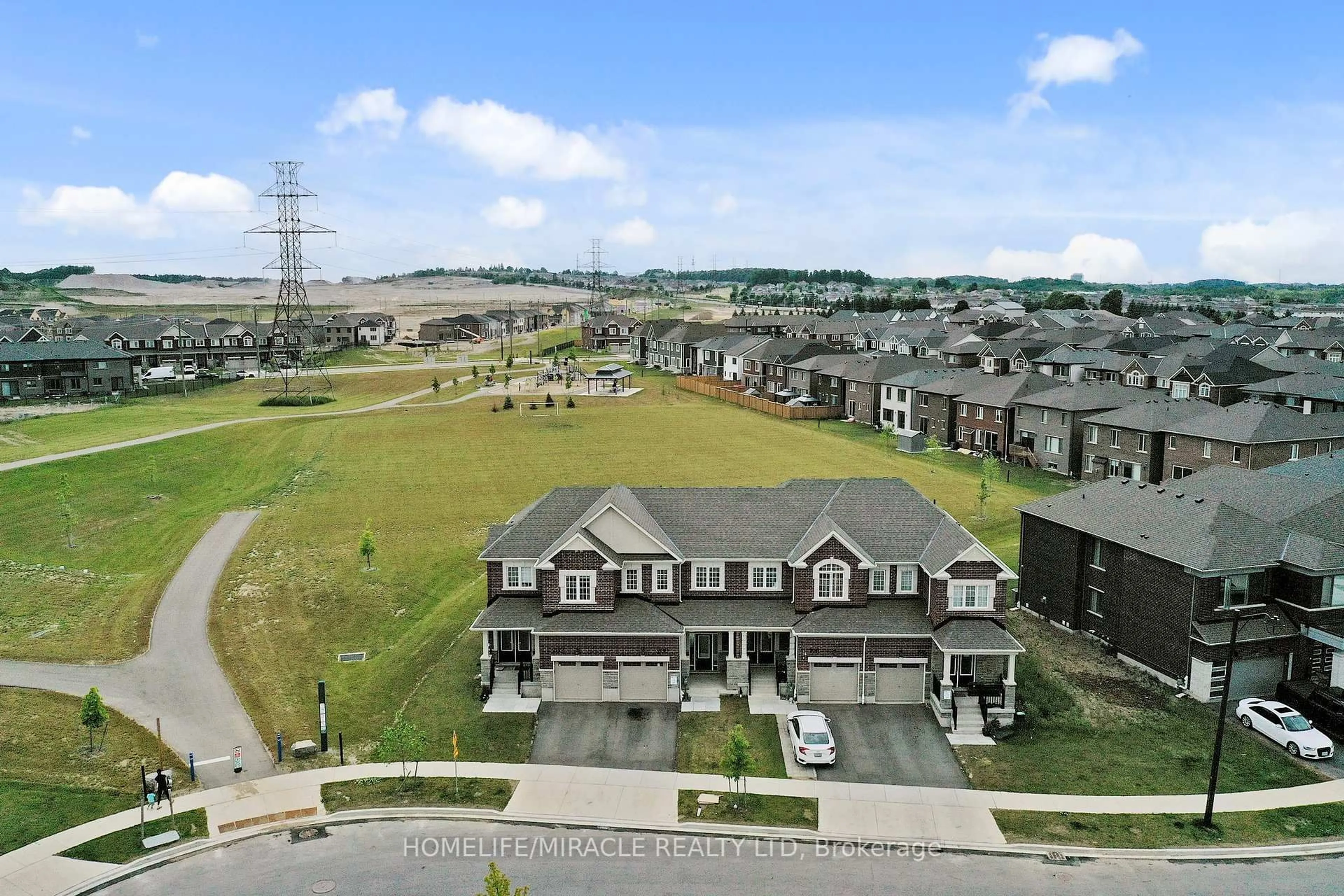 A pic from outside/outdoor area/front of a property/back of a property/a pic from drone, unknown for 200 Histand Tr, Kitchener Ontario N2R 0S3