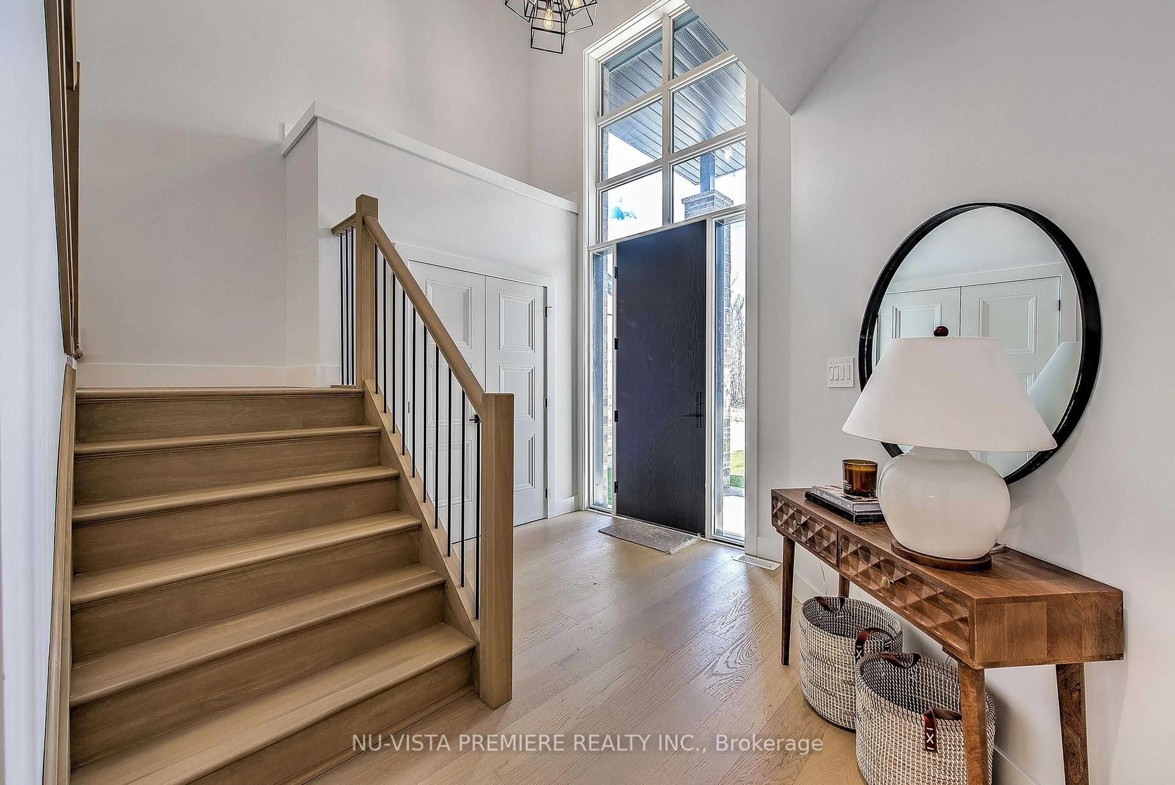 Indoor entryway for 2318 WICKERSON Rd, London South Ontario N6K 0C3