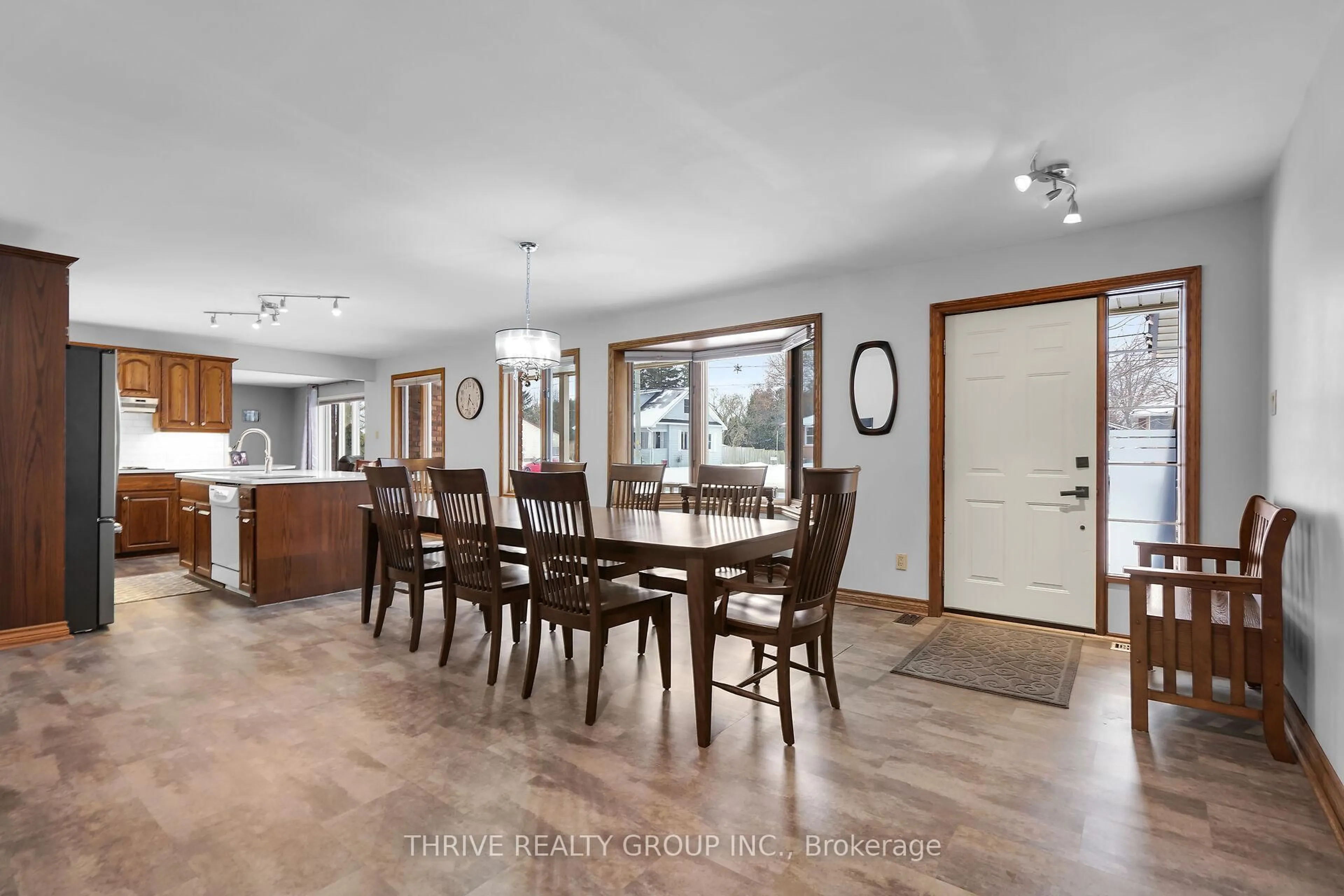 Dining room, unknown for 51 Queen St, Strathroy-Caradoc Ontario N7G 2H5
