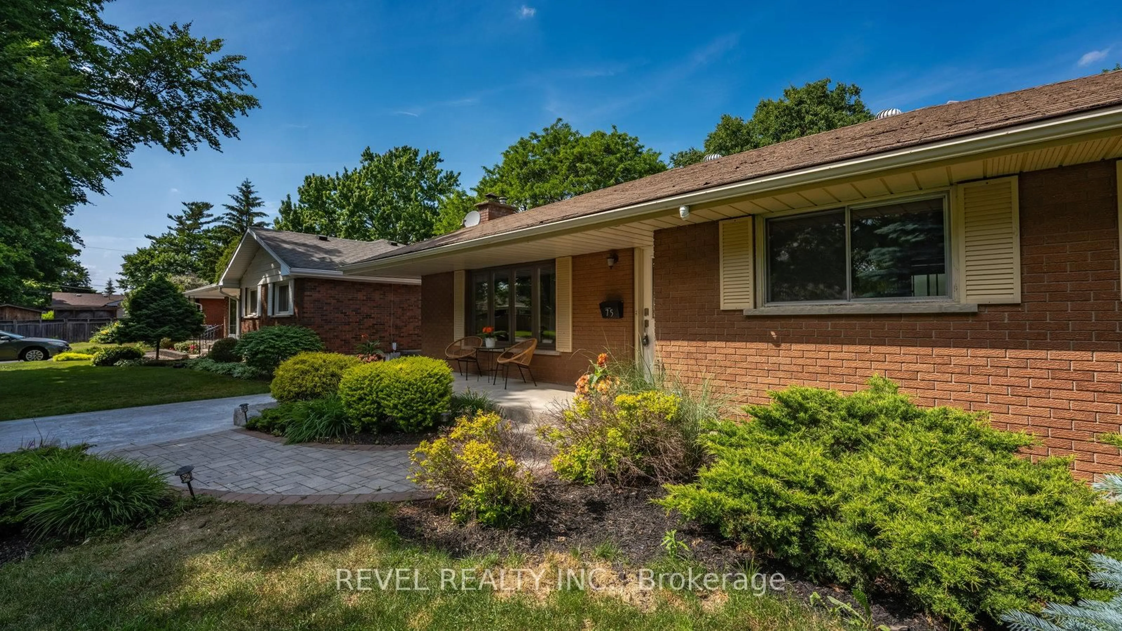 Home with brick exterior material, street for 75 Pusey Blvd, Brantford Ontario N3R 2S4