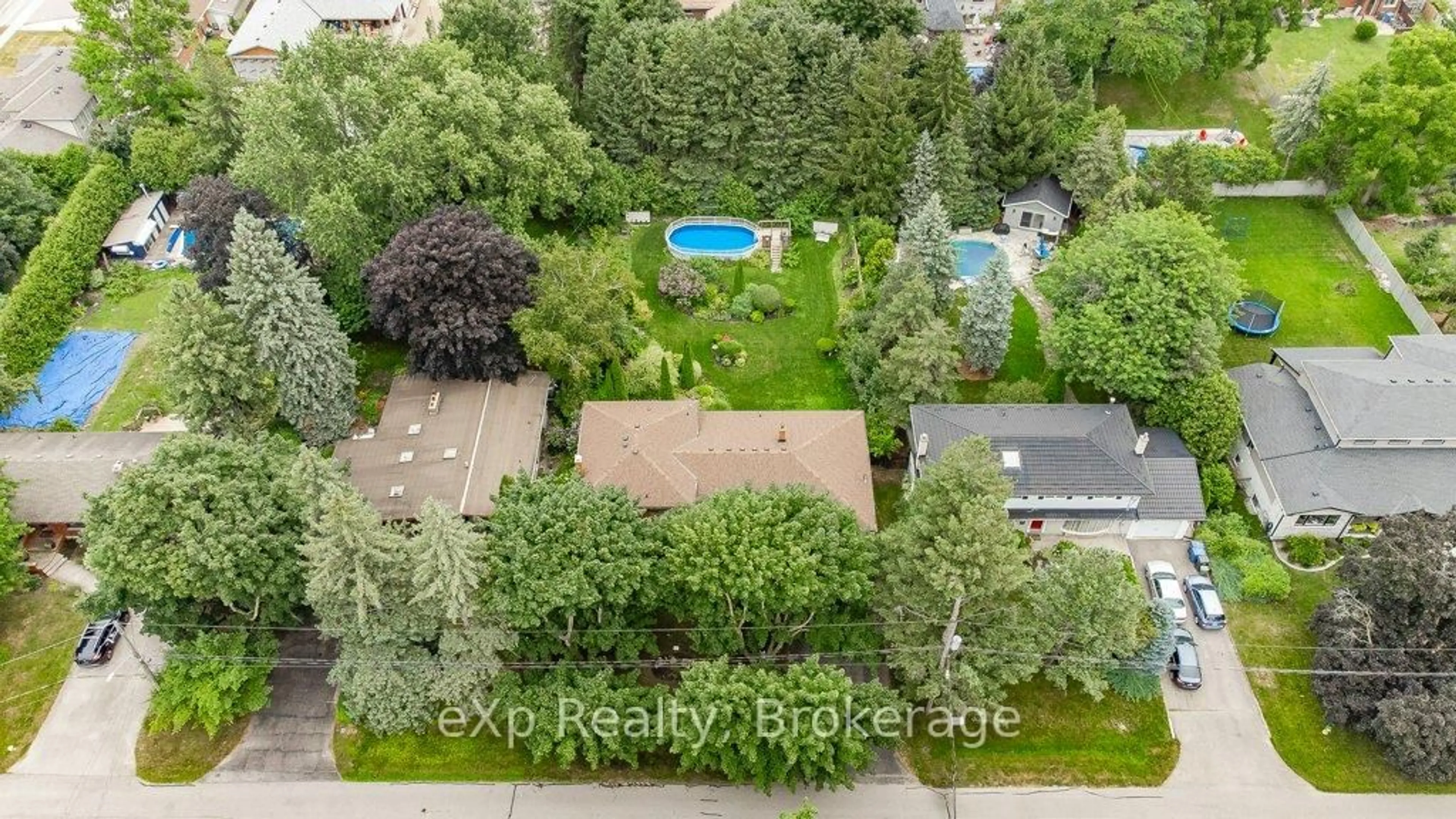 A pic from outside/outdoor area/front of a property/back of a property/a pic from drone, street for 8 Malvern Cres, Guelph Ontario N1L 1G8