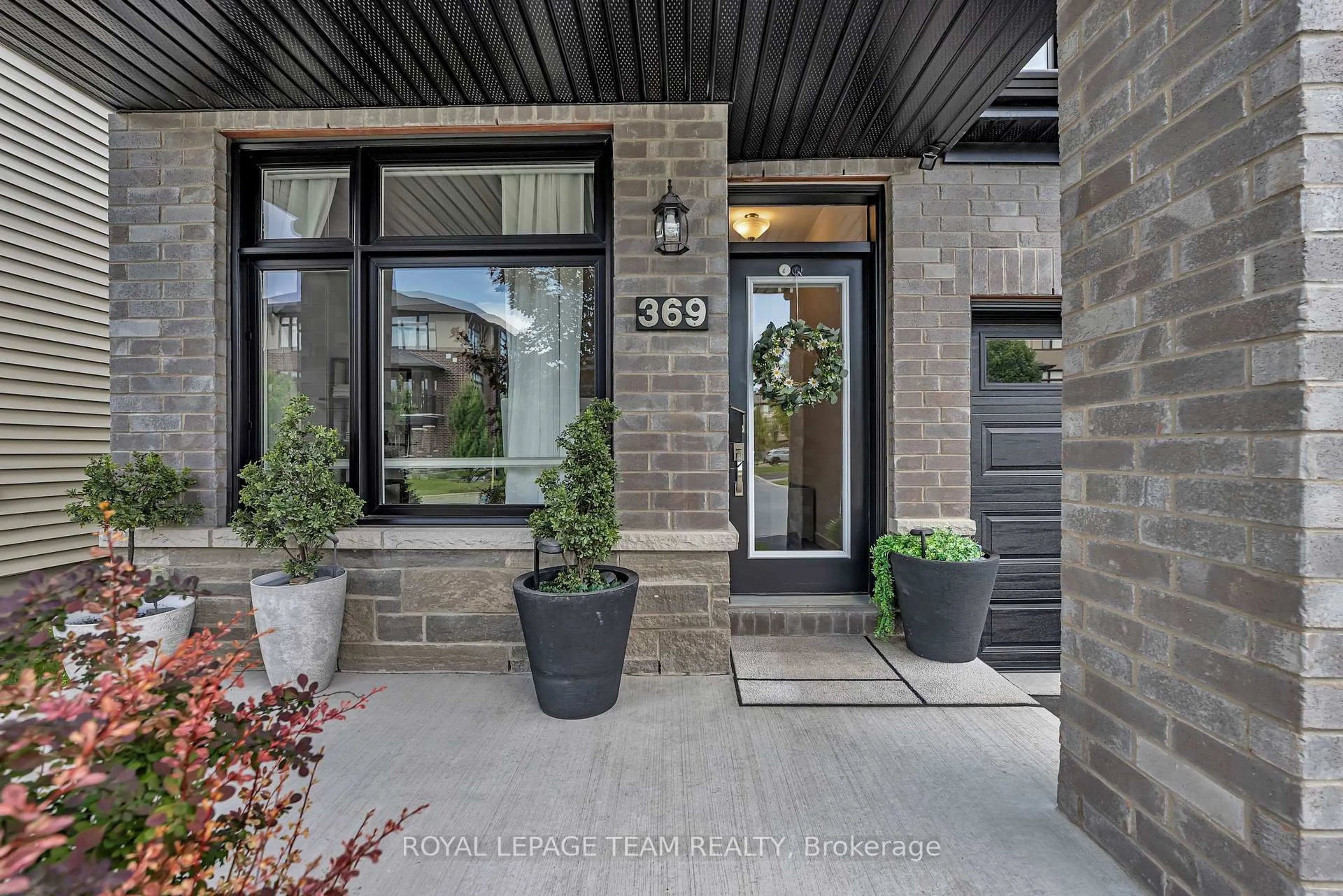 Indoor entryway for 369 Twinflower Way, Ottawa Ontario K2J 5Z5